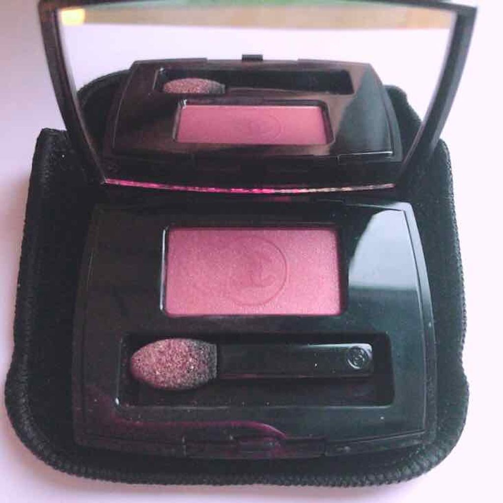 オンブル エサンシエル 106 ヘジタシオン/CHANEL/単色アイシャドウを使ったクチコミ（2枚目）