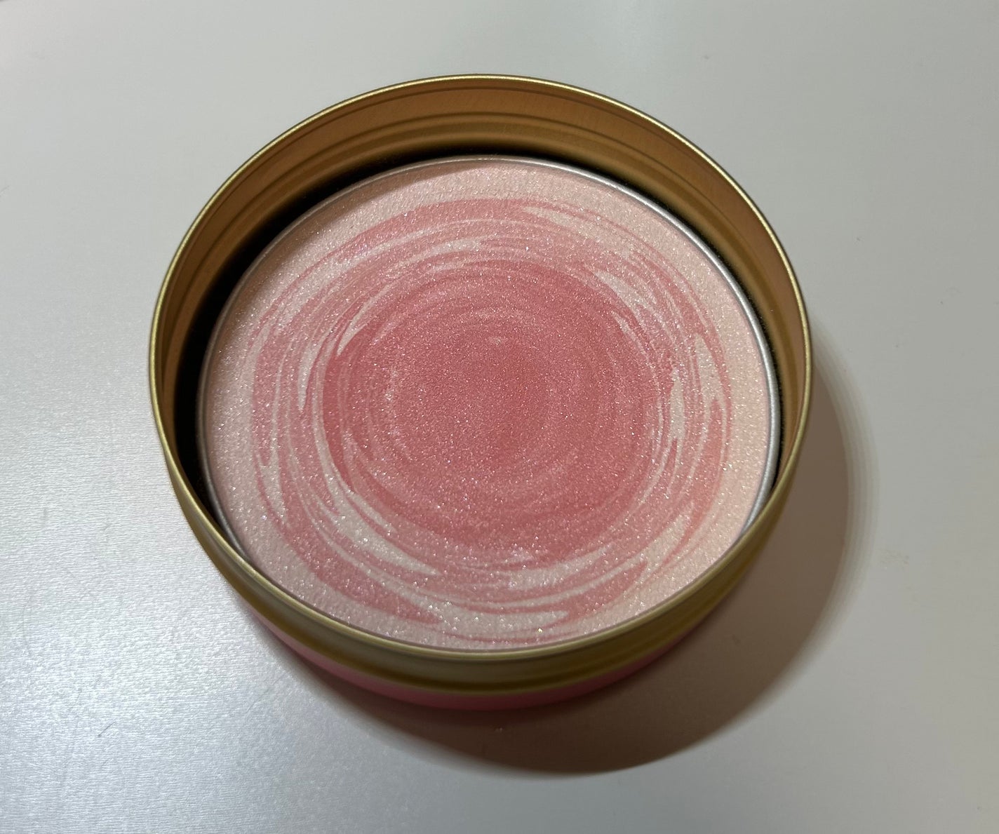 パフ・デ・チーク(フラワーハーモニー)/MAJOLICA MAJORCA/パウダーチークを使ったクチコミ(2枚目)