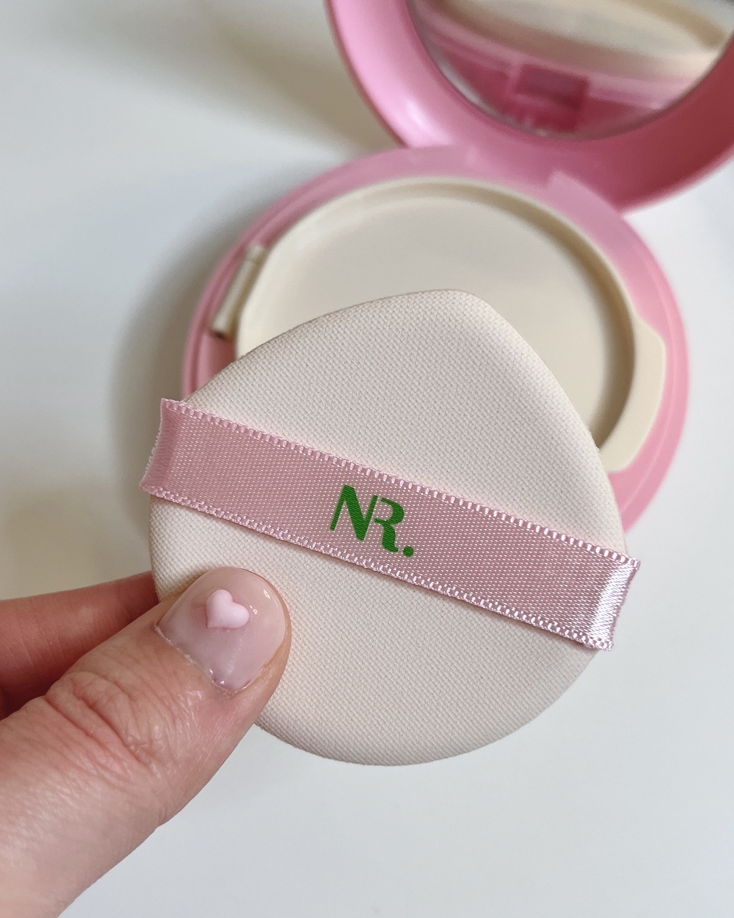 PROBIOエッセンスクッション 21 ライトベージュ/ネイチャーリパブリック/クッションファンデーションを使ったクチコミ（3枚目）