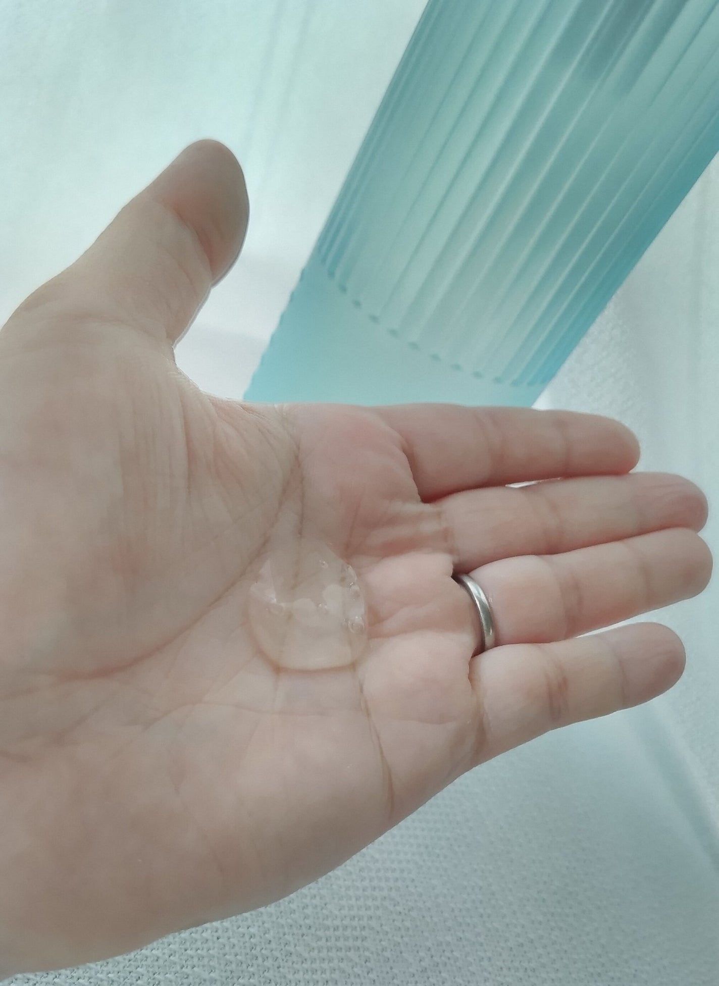 リフレッシュ × さらつや シャンプー/トリートメント/h&s/市販シャンプーを使ったクチコミ(5枚目)