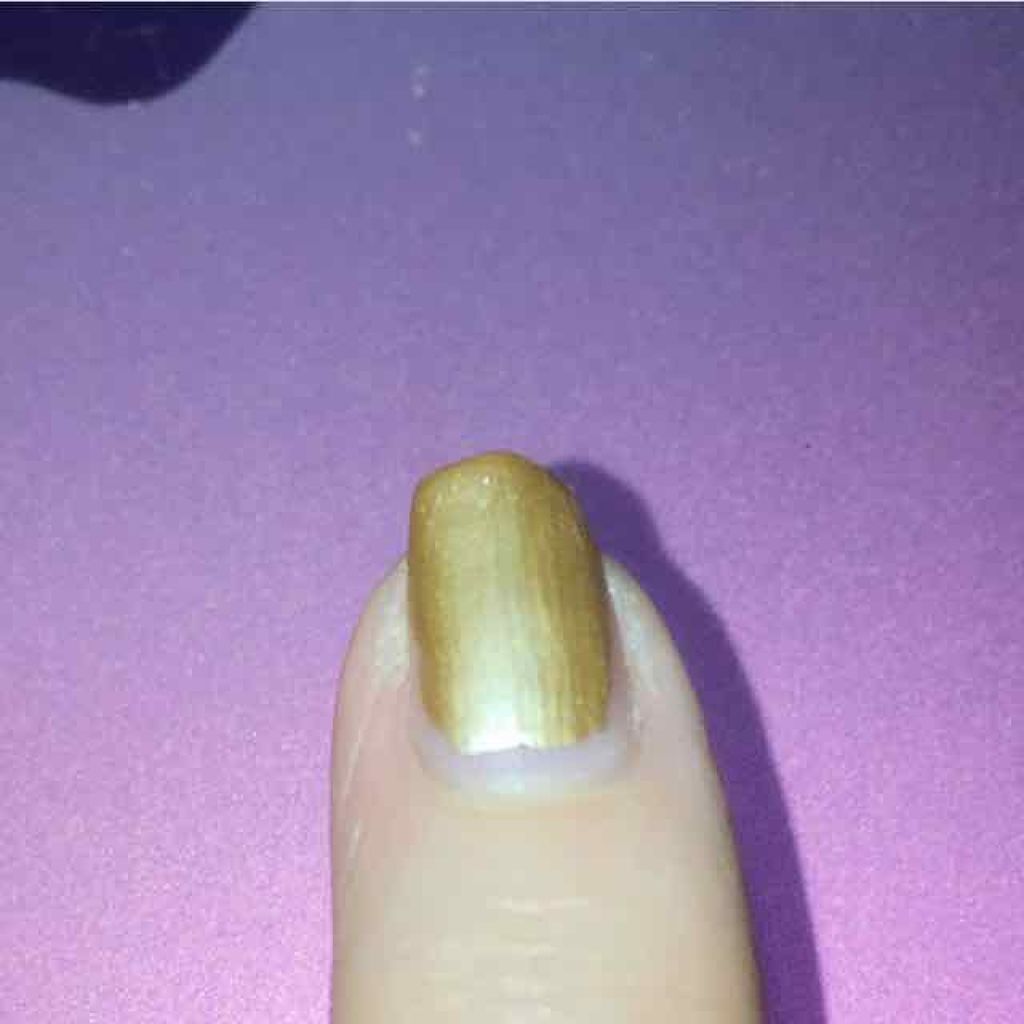 ネイルホリック Metalic color GD003/ネイルホリック/マニキュアを使ったクチコミ（2枚目）