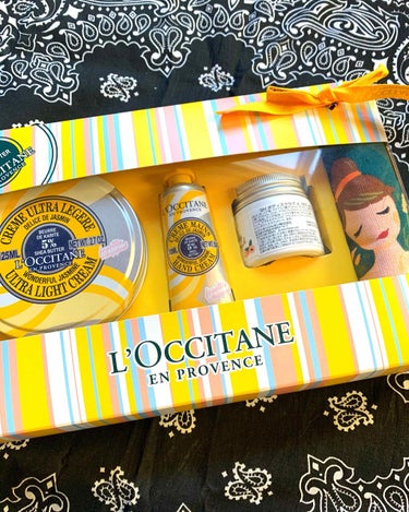 L'OCCITANE
スノーシアジャスミンパッション
ハンドクリーム
ボディクリーム
シア ボディスクラブ

こちらは去年購入した物ですが、また今年も発売されるようです❣️乾燥が気になる季節がきたので、