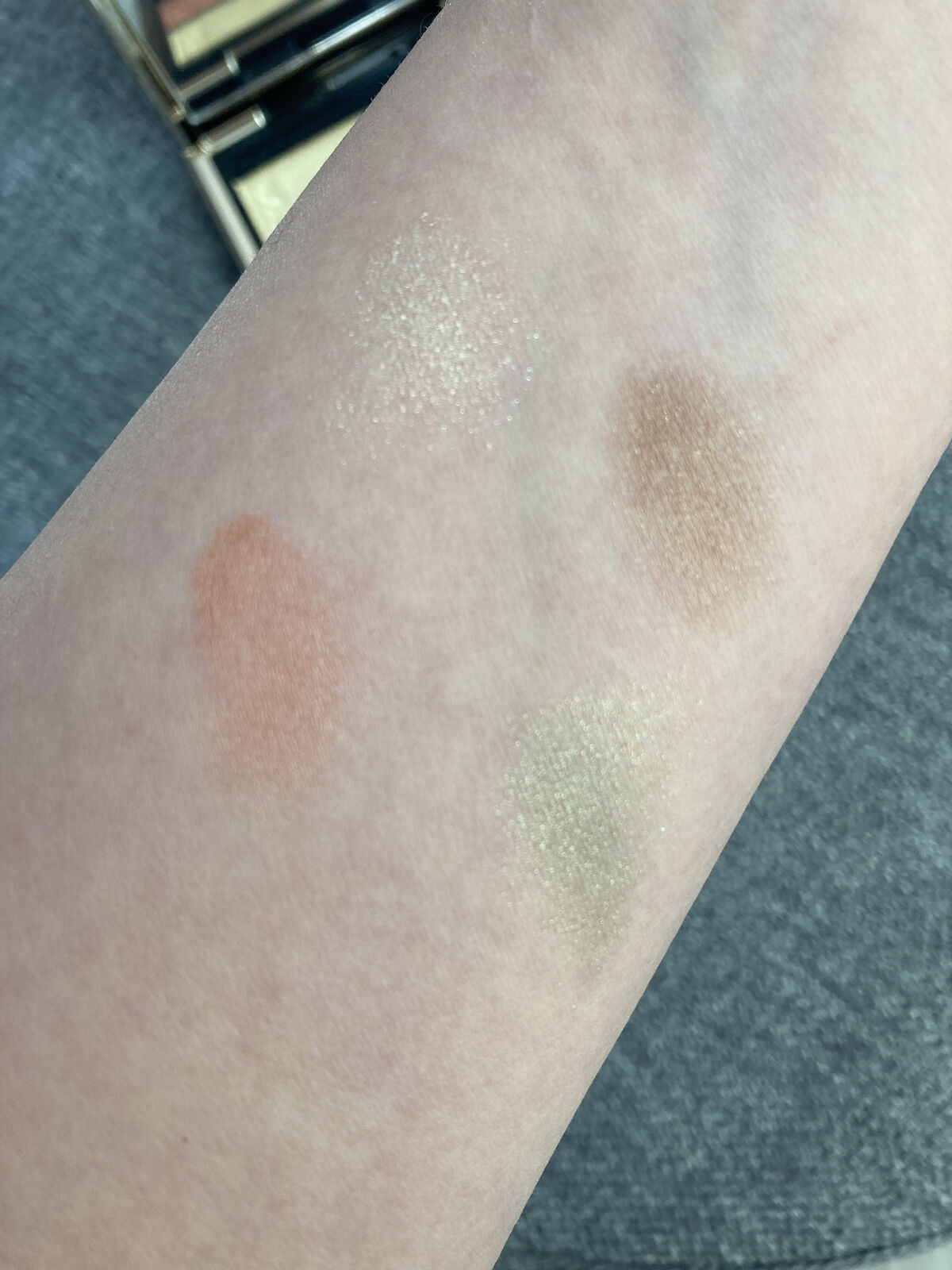 シグニチャー カラー アイズ 121 寒花 -KANKA/SUQQU/アイシャドウパレットを使ったクチコミ（3枚目）