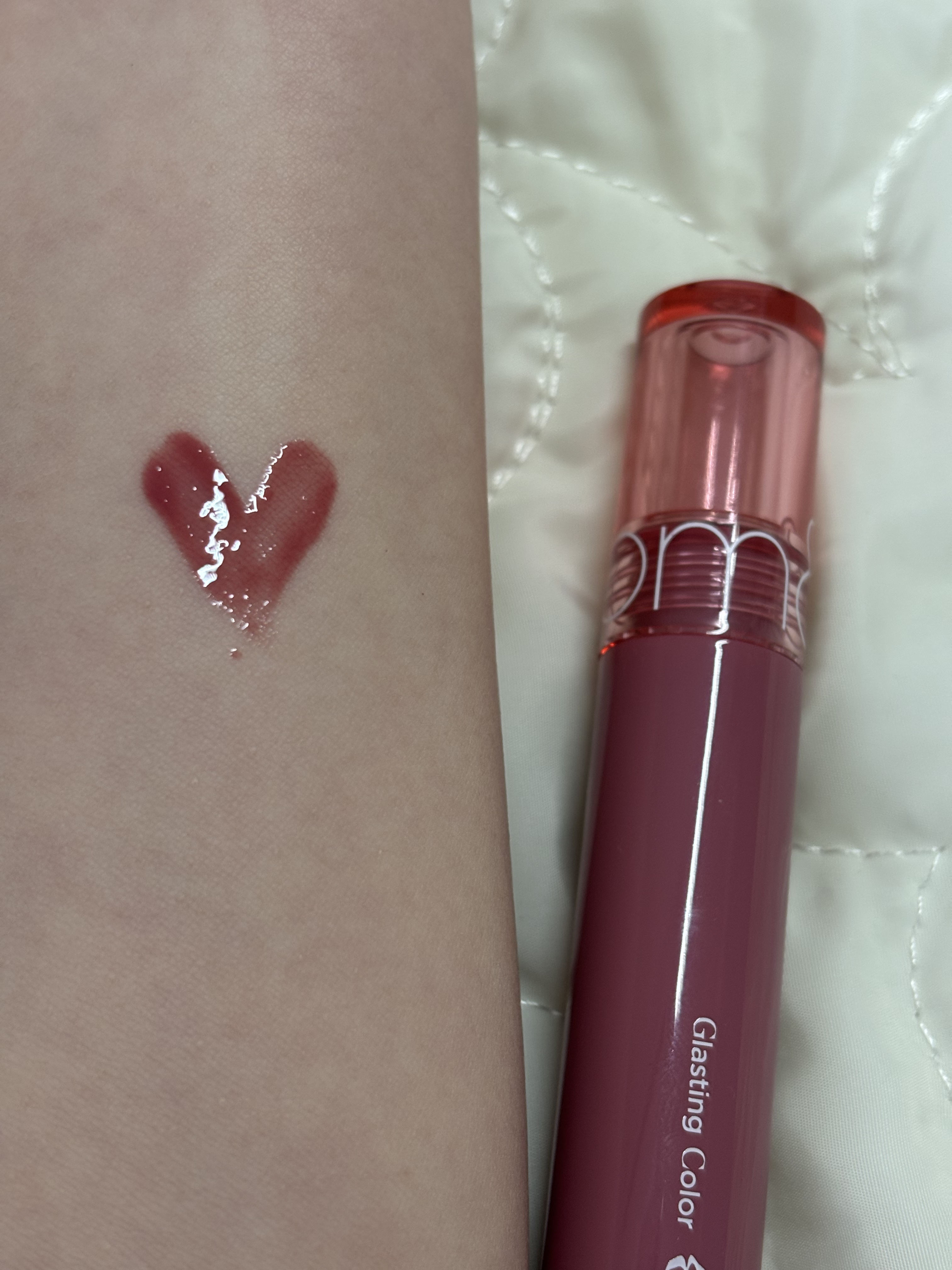 グラスティングカラーグロス/rom&nd/リップグロスを使ったクチコミ（3枚目）