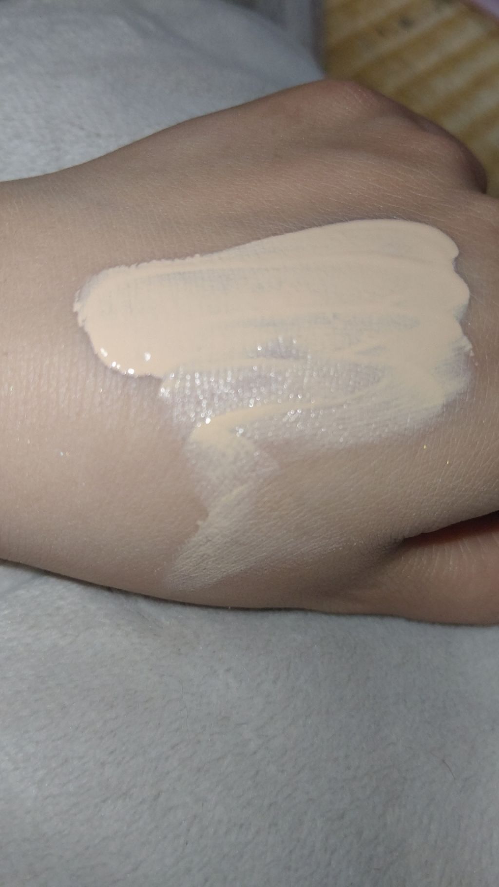 UV リキッドファンデーション R 10. 明るい オークル系/CEZANNE/リキッドファンデーションを使ったクチコミ（3枚目）