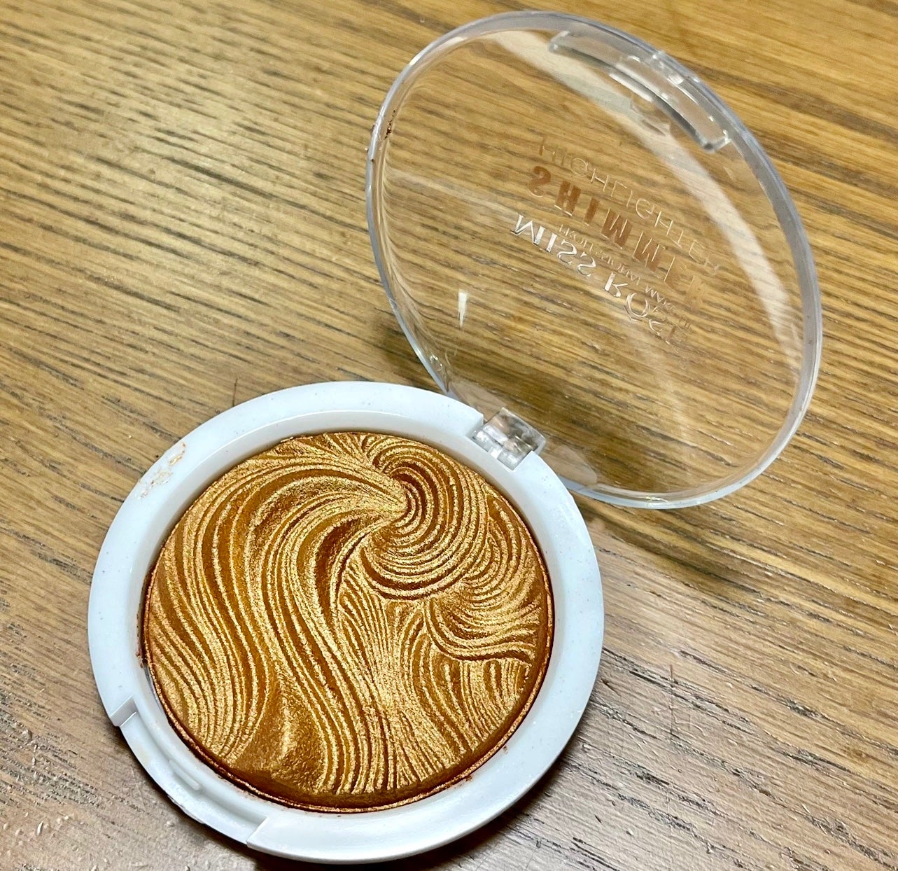 シマーハイライター/MISS ROSE/プレストパウダーを使ったクチコミ(2枚目)