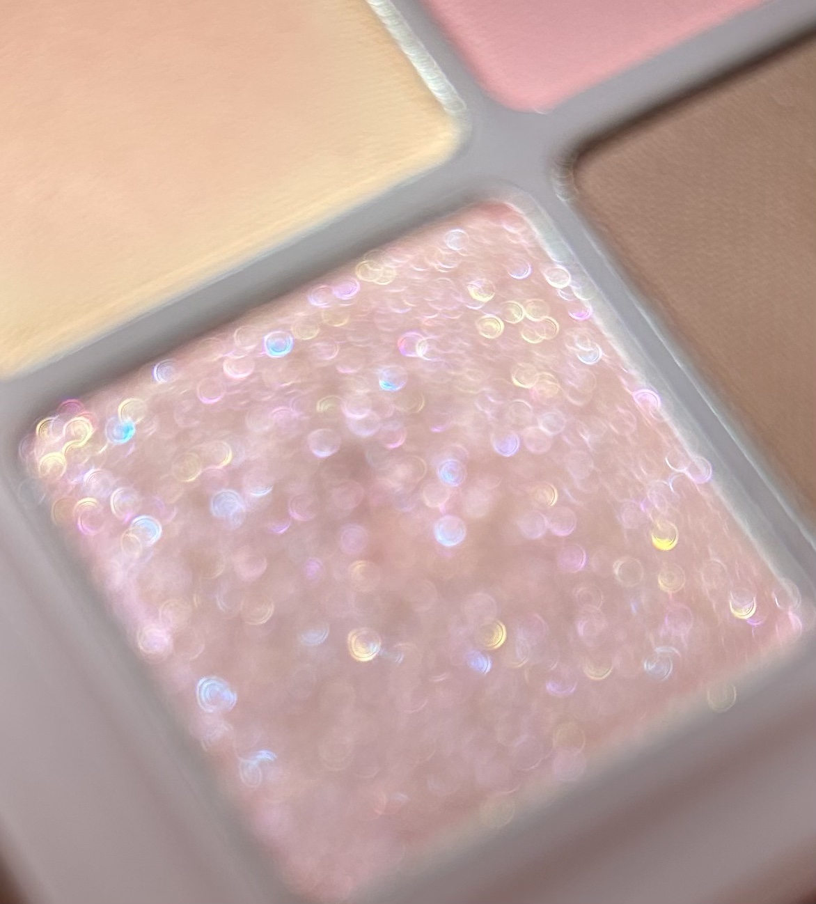 ベターザンアイズ ミルクシリーズ W03 ドライストロベリー/rom&nd/アイシャドウパレットを使ったクチコミ（3枚目）