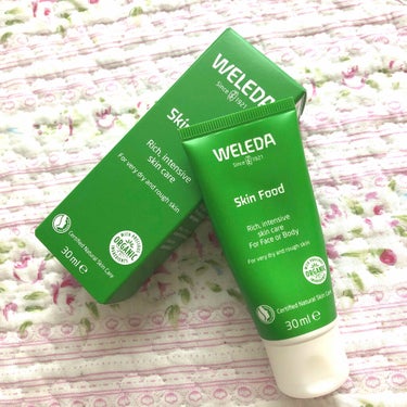 〈全身用クリーム〉

WELEDA  スキンフード

30ml   ¥1,500

特に乾燥でダメージを受ける肘、膝、かかとにどに集中的に塗っています
塗り続けて1週間くらい経ちましたが、乾燥によるかか