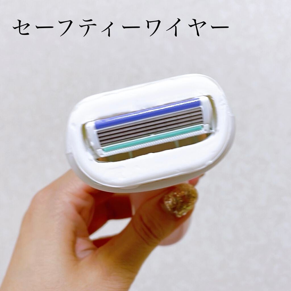 イントゥイション しっとり肌 ホルダー (刃付き+替刃1コ)/イントゥイション/シェーバーを使ったクチコミ(3枚目)