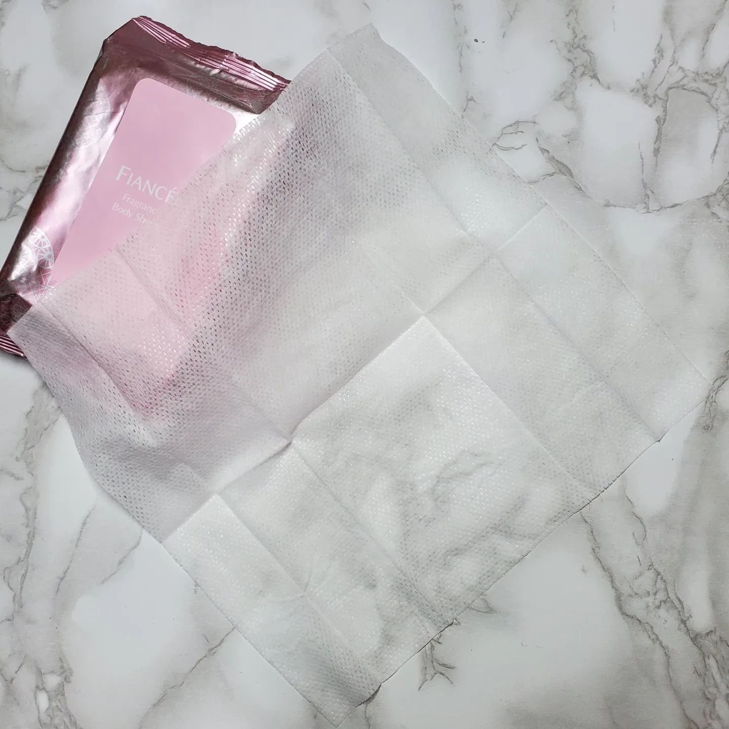 フレグランスボディシート ピュアシャンプーの香り/フィアンセ/ボディシートを使ったクチコミ（3枚目）