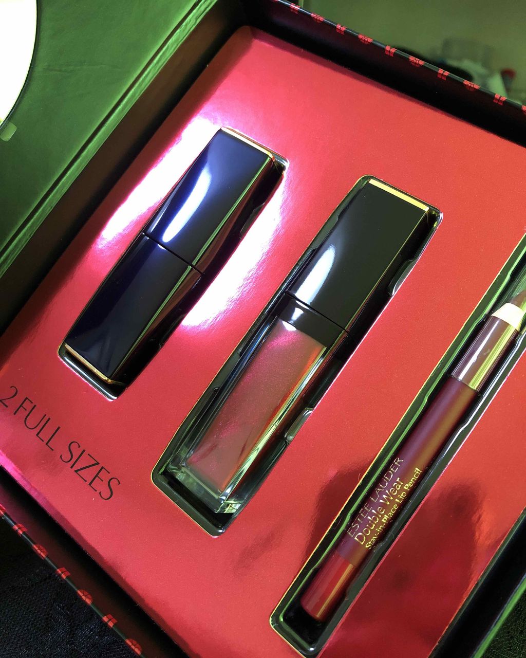 エスティ ローダー
デカダント ドリームス メルロー リップス

伊勢丹新宿限定品

⬇️セット内容⬇️

・ピュア カラー エンヴィ リップ スティック（450 インソレントプラム）

・ピュア カラー エンヴィ ペイント オン リクイッ