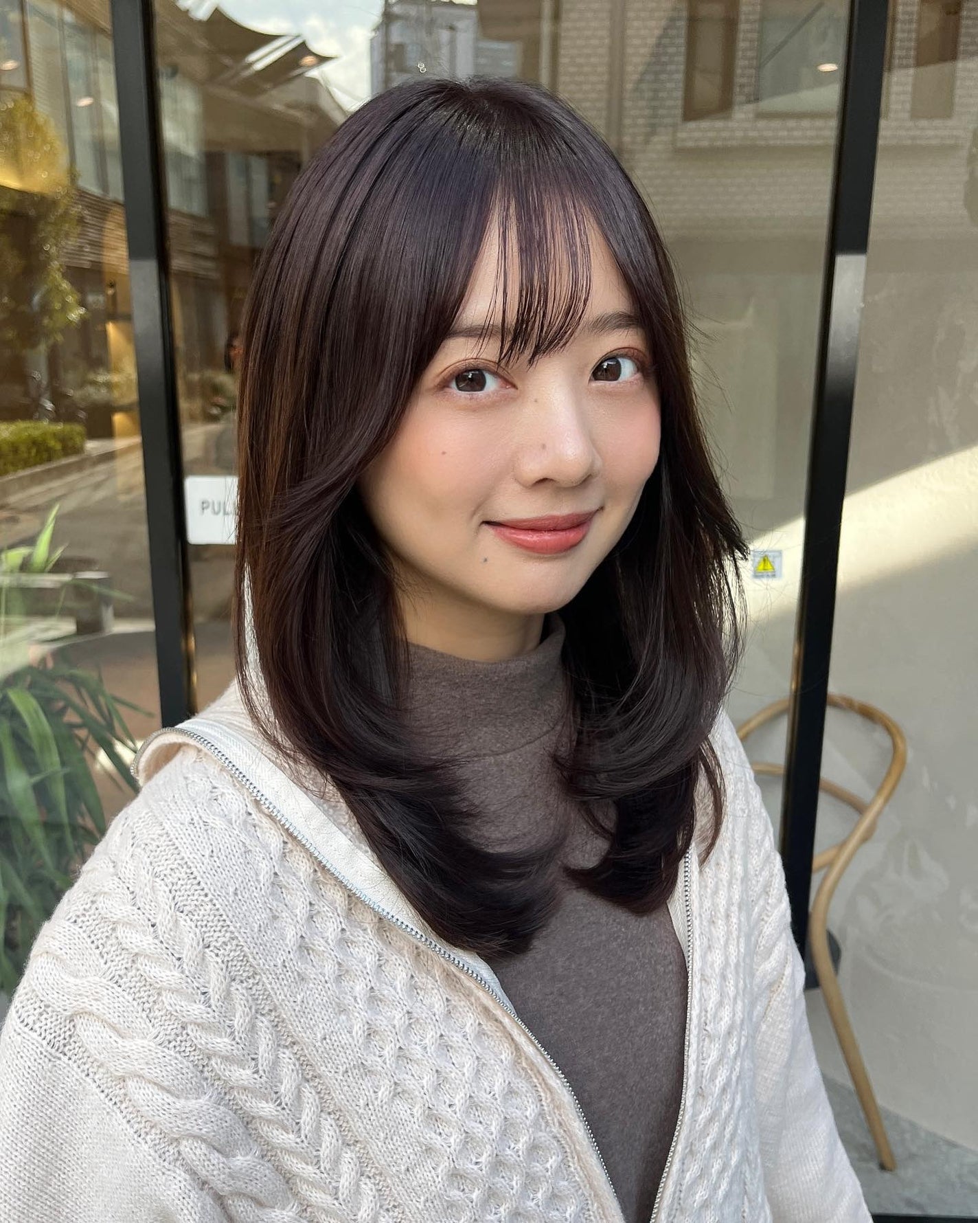 HARUNA on LIPS 「低めのお上品なレイヤースタイル😉✨ワンカールで、サラッと簡単に..」(3枚目)