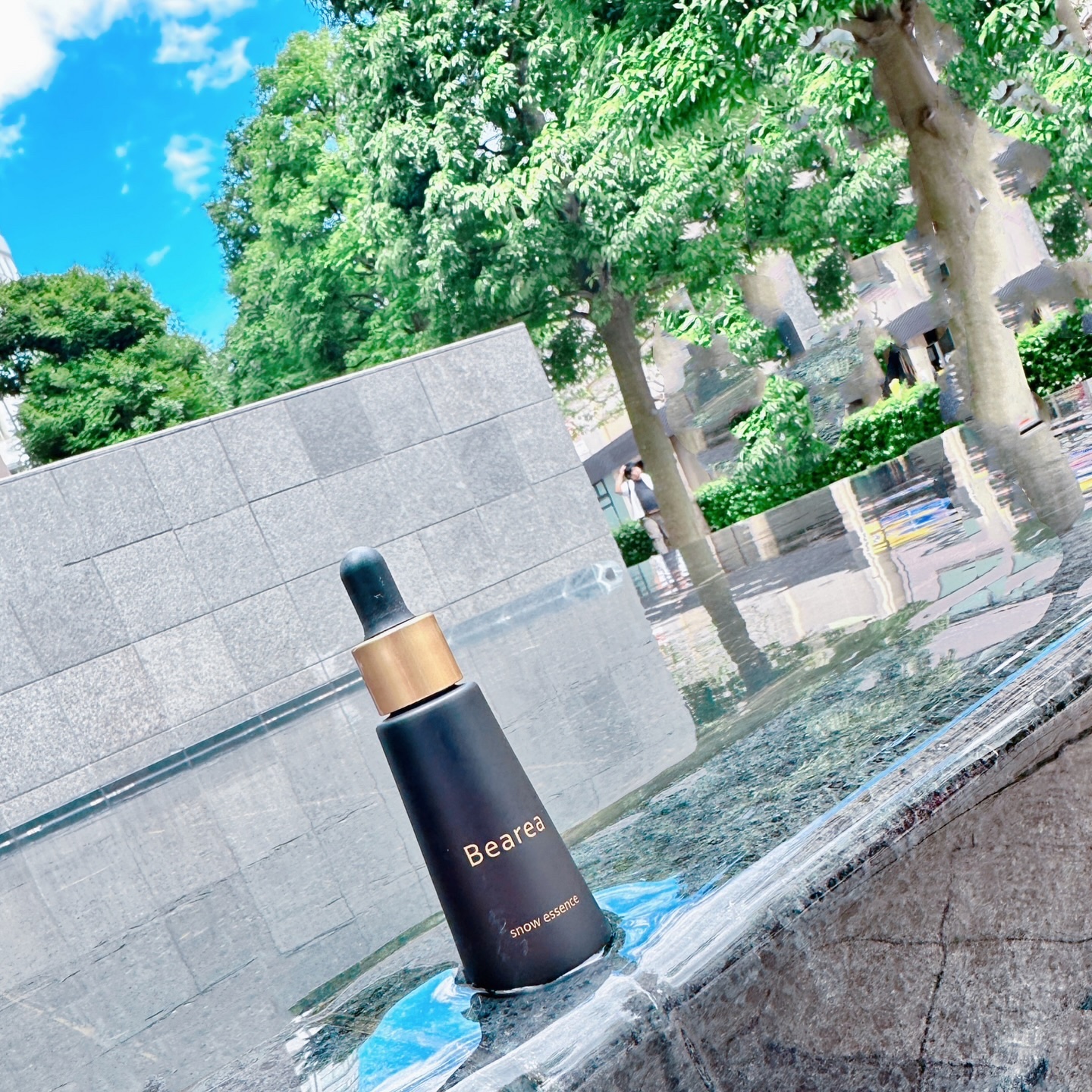 これはスゴイ💕

Bearea snowessence
ビュリア　スノーエッセンス

ブースター美容液✨
フェイスパック・化粧水・美容液 1本3役

肌細胞を補うヒト幹細胞培養液と肌を守る
フラーレンを掛け合わせた珍しい美容液😘

もっ