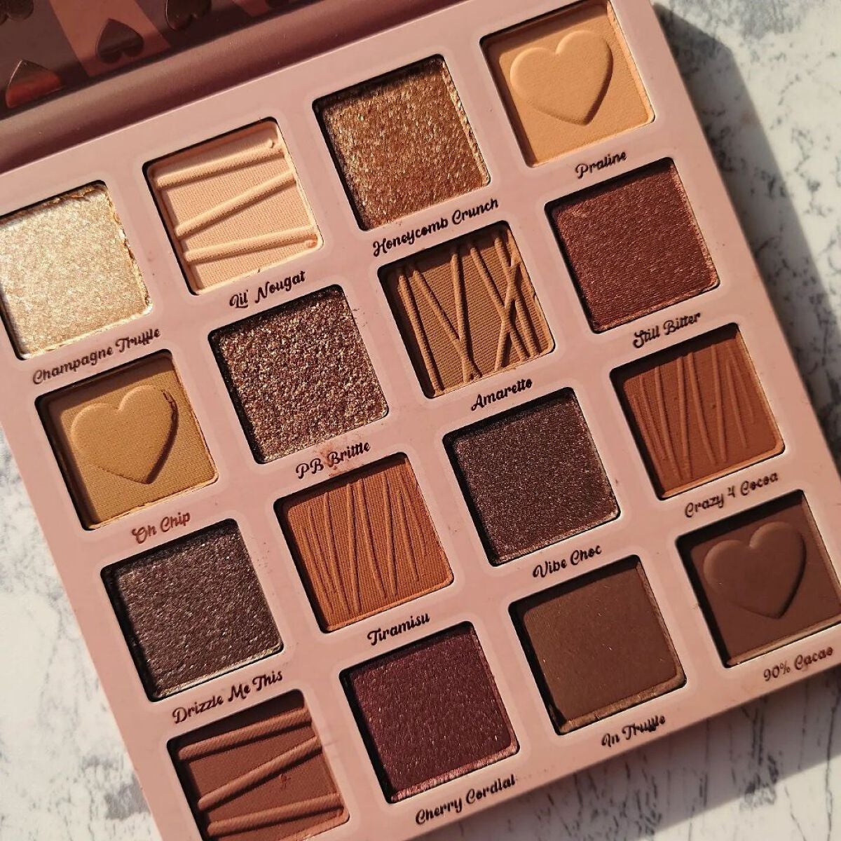 Not a box of chocolates/ColourPop/アイシャドウパレットを使ったクチコミ(3枚目)