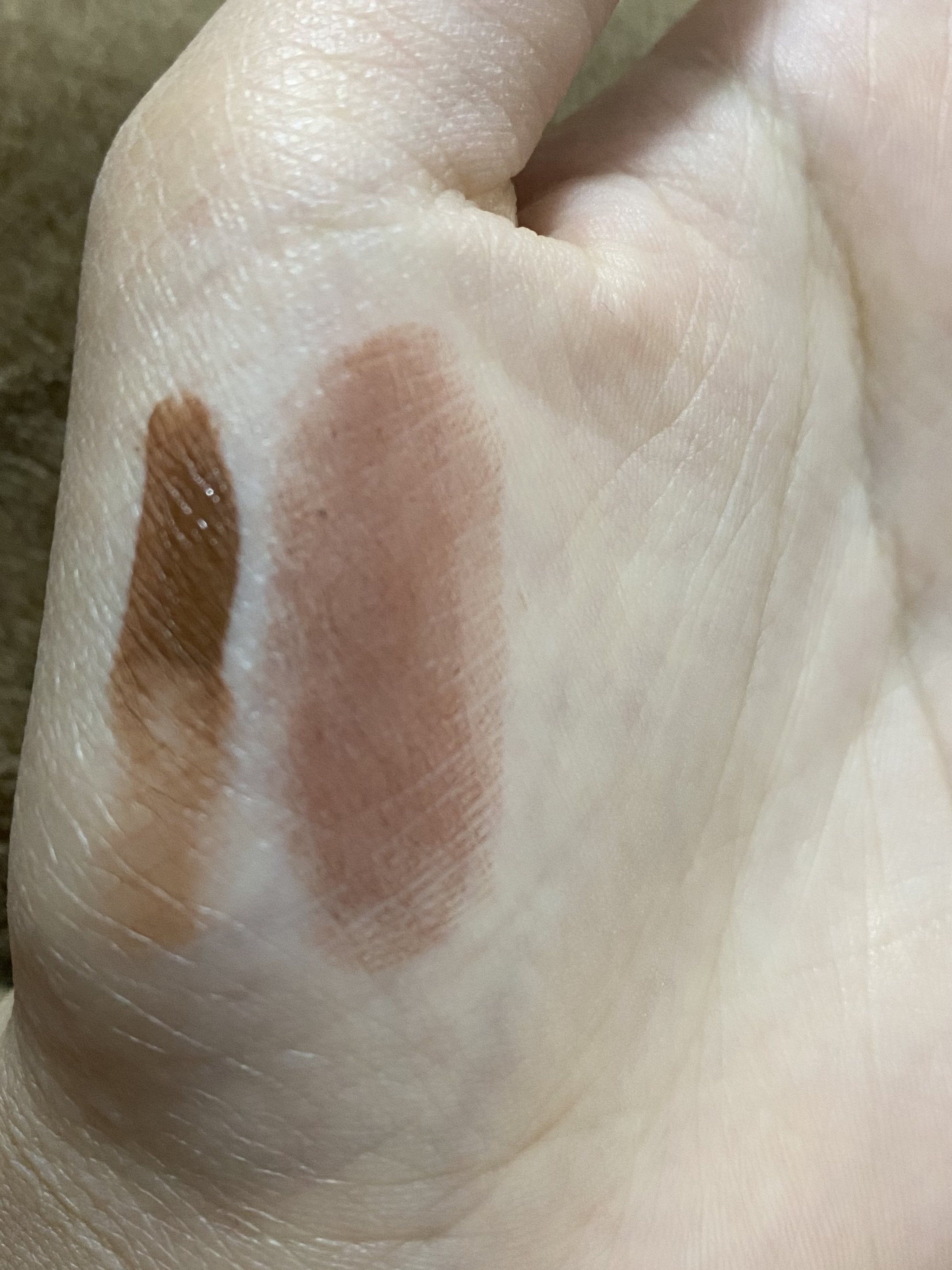 M・A・C ロックドキス リップスティックのクチコミ「M・A・Cロックドキス リップスティック
ポッシュウォーム ブラウン

リキッドよりも赤み強め.....」（2枚目）