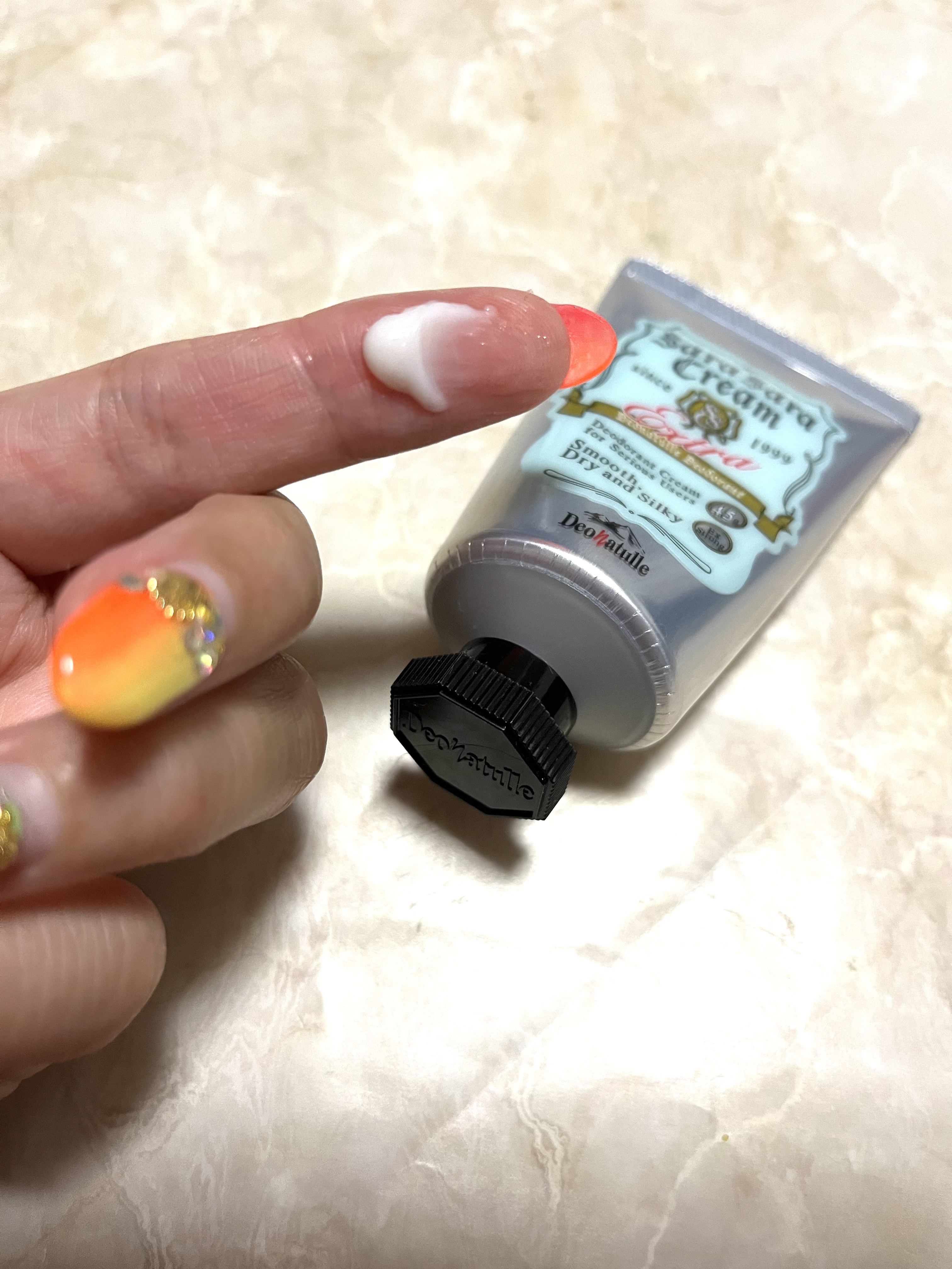 薬用さらさらデオドラントパウダー/デオナチュレ/デオドラント・制汗剤を使ったクチコミ（3枚目）