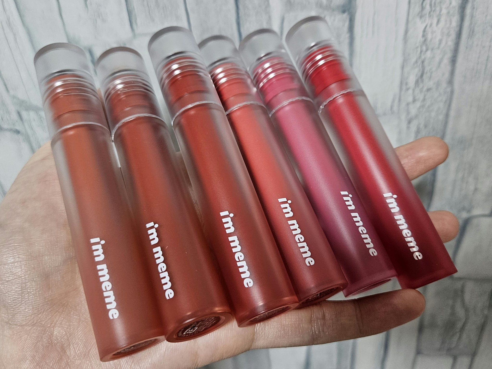 リップシルエットマットベルベットティント 04 アンティークベージュ/i’m meme/リップティントを使ったクチコミ（2枚目）