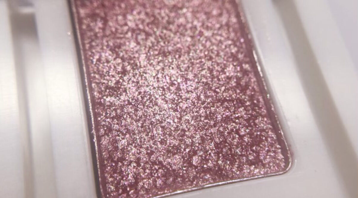 麻雀アイシャドウ 三萬【サンワン】ピンクシャンパーニュ/和粧/単色アイシャドウを使ったクチコミ（2枚目）