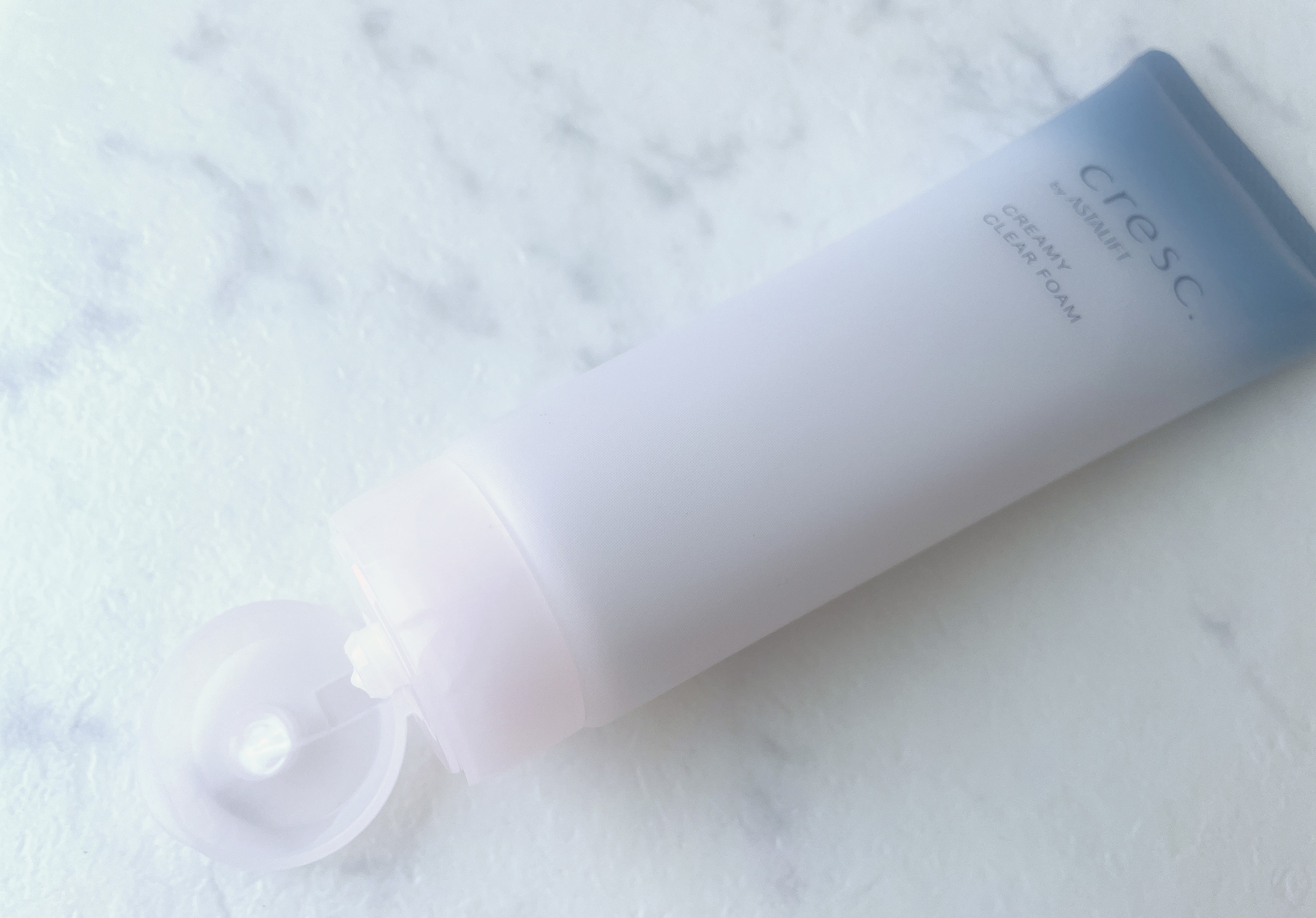 
cresc. by ASTALIFTクリーミー クリアフォーム　洗顔フォーム（敏感肌用）

泡立ち前はねっとりとして糸を引く濃密感のある洗顔料。
とっても泡立ちが良く、泡立てるのが普段苦手な私でも簡単にモチっとしたモコモコの泡が完成🫧
