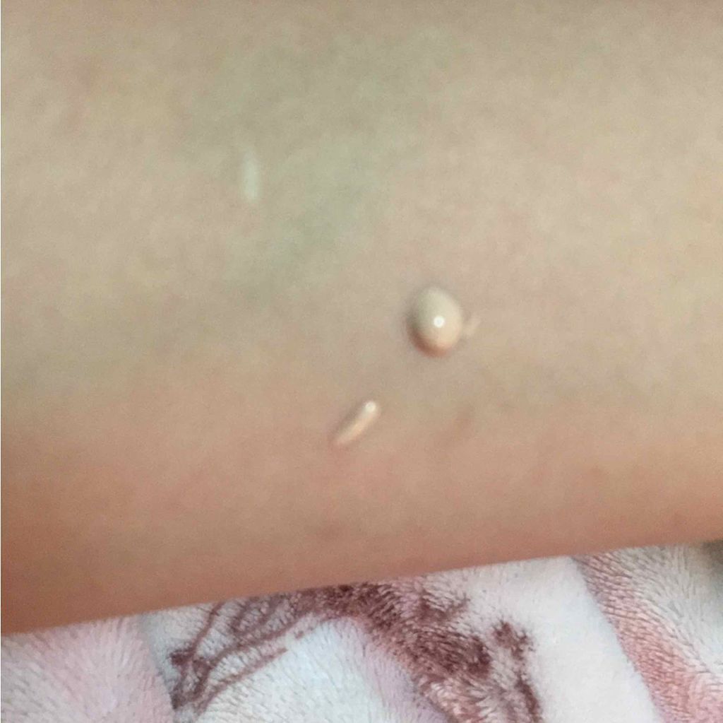 リクイド ファンデーション/レ・メルヴェイユーズ ラデュレ/リキッドファンデーションを使ったクチコミ（2枚目）