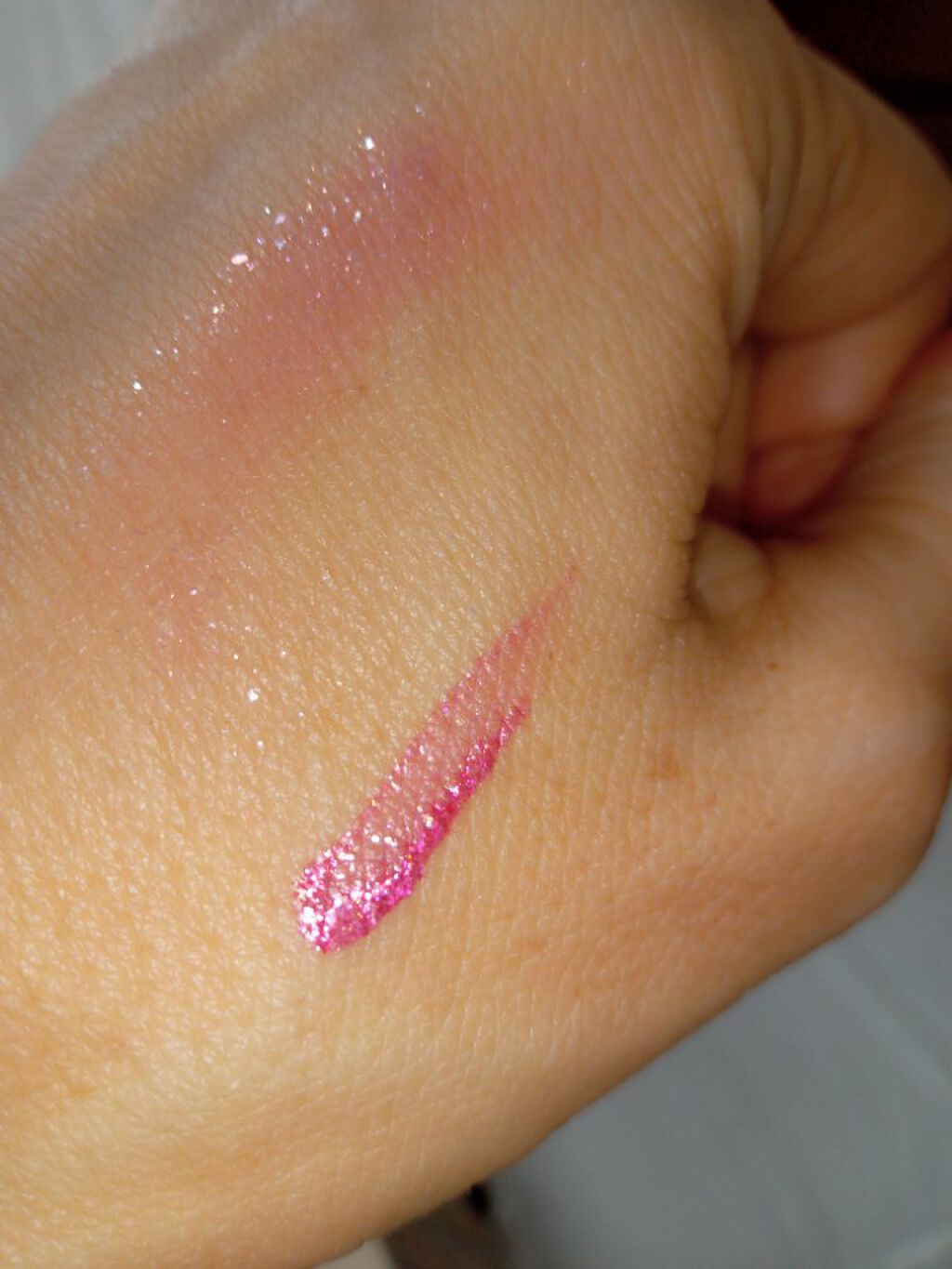 グリッツ グロウ アイカラー/リンメル ロンドン/リキッドアイシャドウを使ったクチコミ（2枚目）