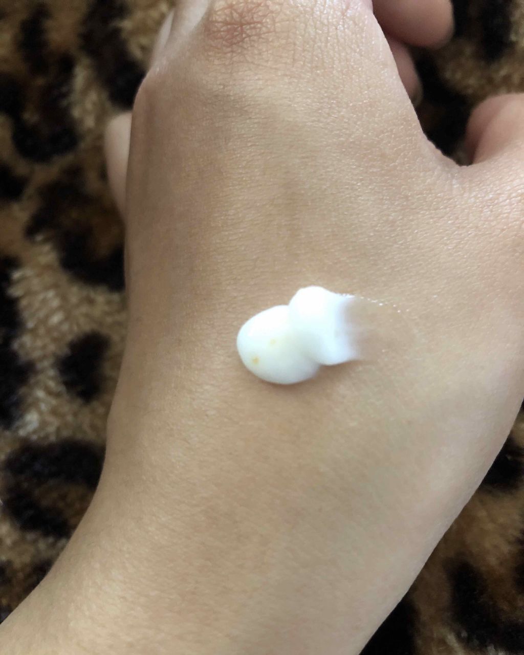 コエンリッチ ナイトリニュー ハンドクリーム (旧)/コエンリッチQ10/ハンドクリームを使ったクチコミ（2枚目）