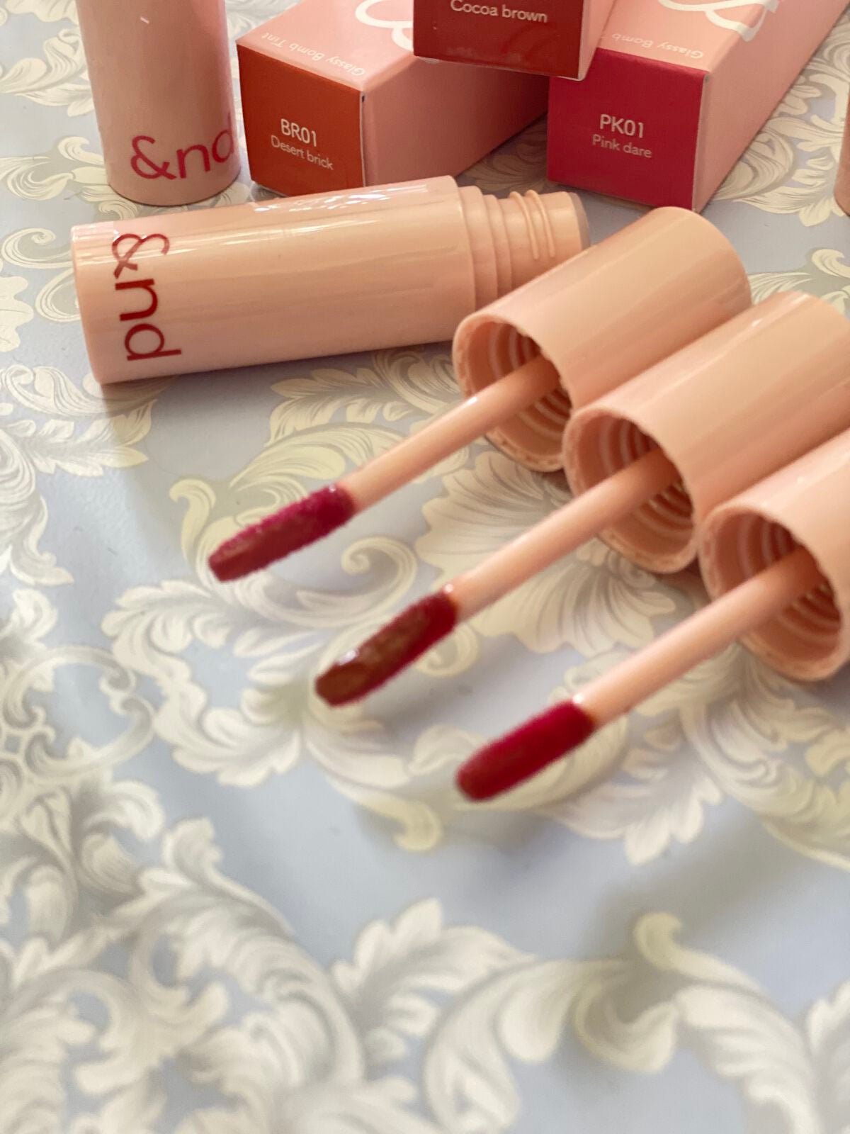 よしみ on LIPS 「みんな 急げダッシュ💨ローソンが遂に貼り方品薄ごめんなさい状態..」(2枚目)