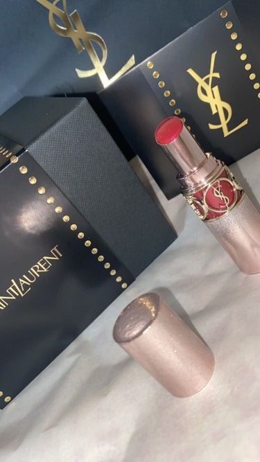 6月4日発売
YVES SAINT LAURENT BEAUTE

数量限定 限定3色

YSL BEAUTY ロゼシャンパン テラス

太陽の日差しが溢れる、夏のパリ。
休日の昼下がり、お気に入りのカ