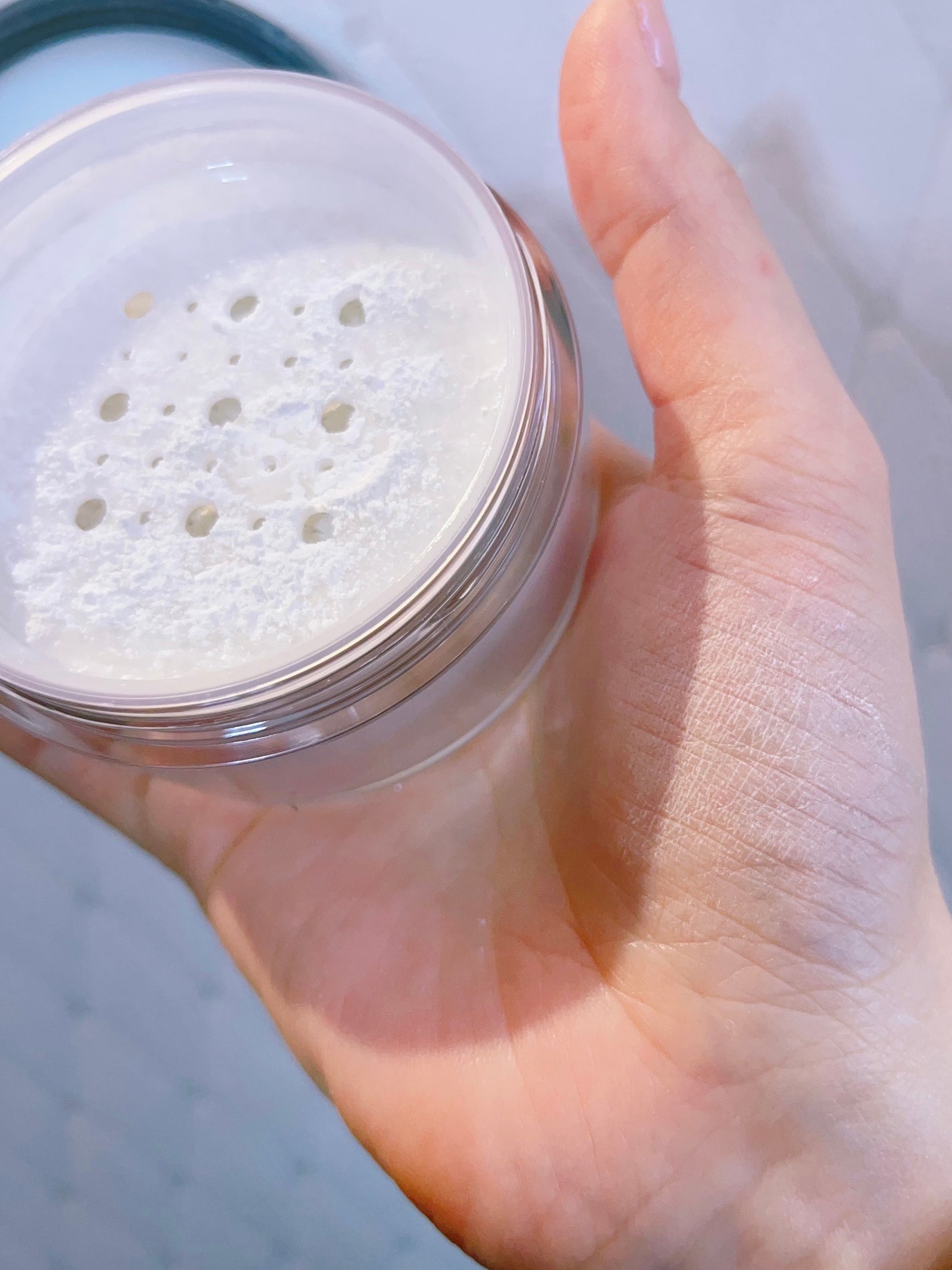 チャコット フィニッシングパウダー モイスト/チャコット・コスメティクス/ルースパウダーを使ったクチコミ(3枚目)