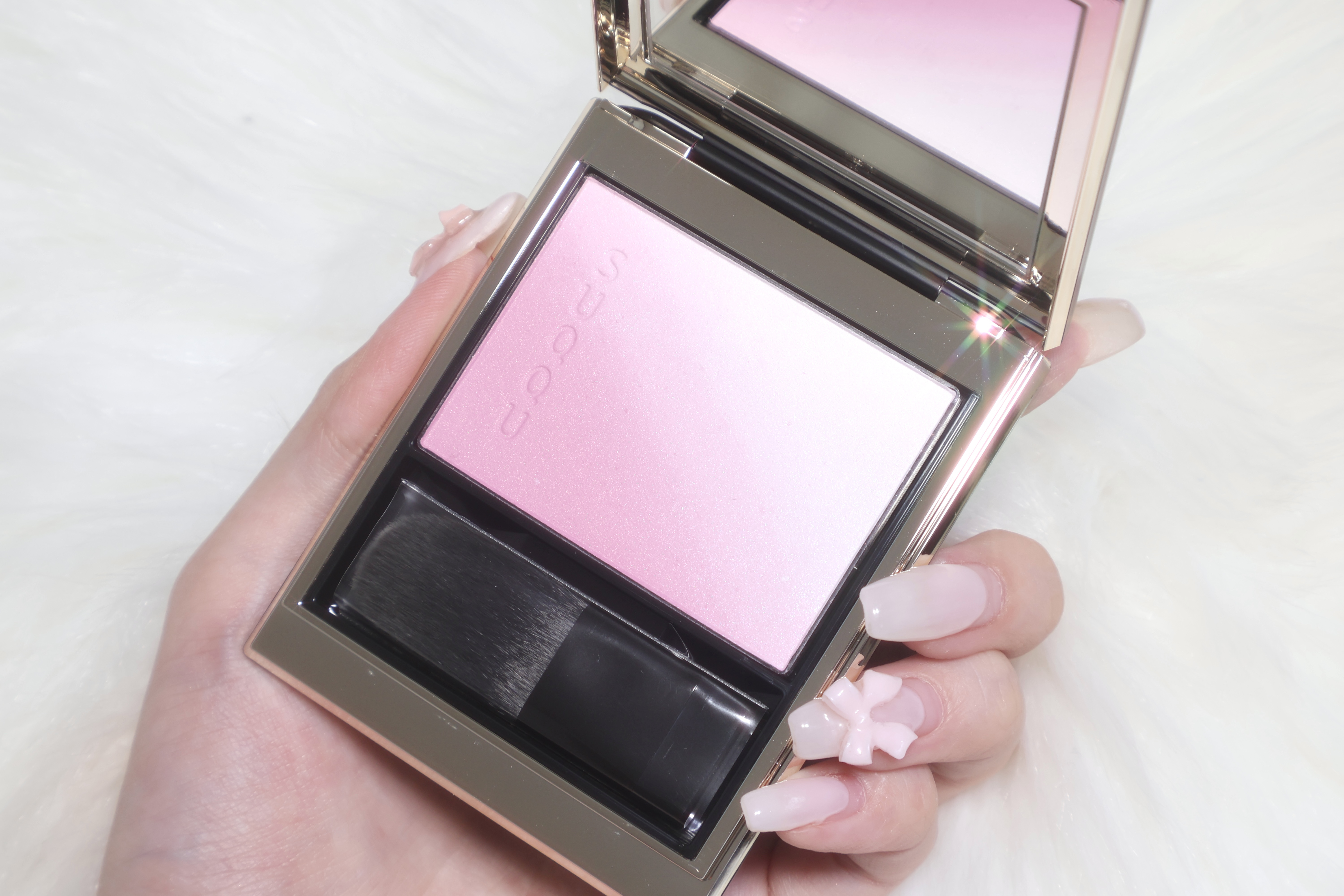 ブラーリング カラー ブラッシュ 04 恋流 -KOINAGARE (ベビーピンク × ベリーレッド)/SUQQU/パウダーチークを使ったクチコミ（1枚目）