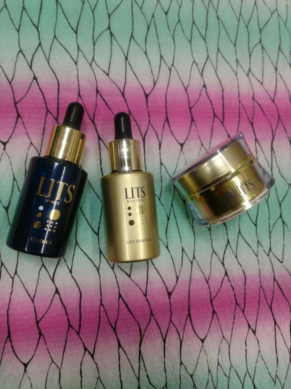 リバイバル リフトエッセンス/リッツ/美容液を使ったクチコミ(2枚目)