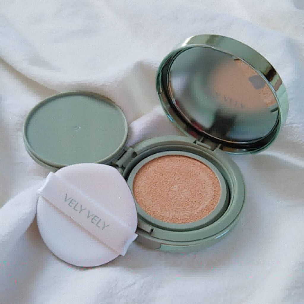 VELY VELY ダーマグッドグリーンクッションのクチコミ「みずみずしく軽く、キメつや肌づくり♡
.
.
#velyvely
『ダーマグッドグリーンクッシ.....」（2枚目）