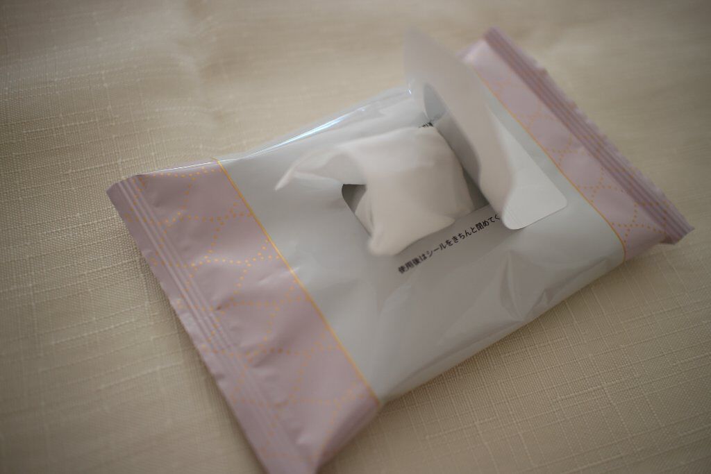 メイクの上からリフレッシュシート うるおいしっとりタイプ/ビオレ/フェイスシートを使ったクチコミ（2枚目）