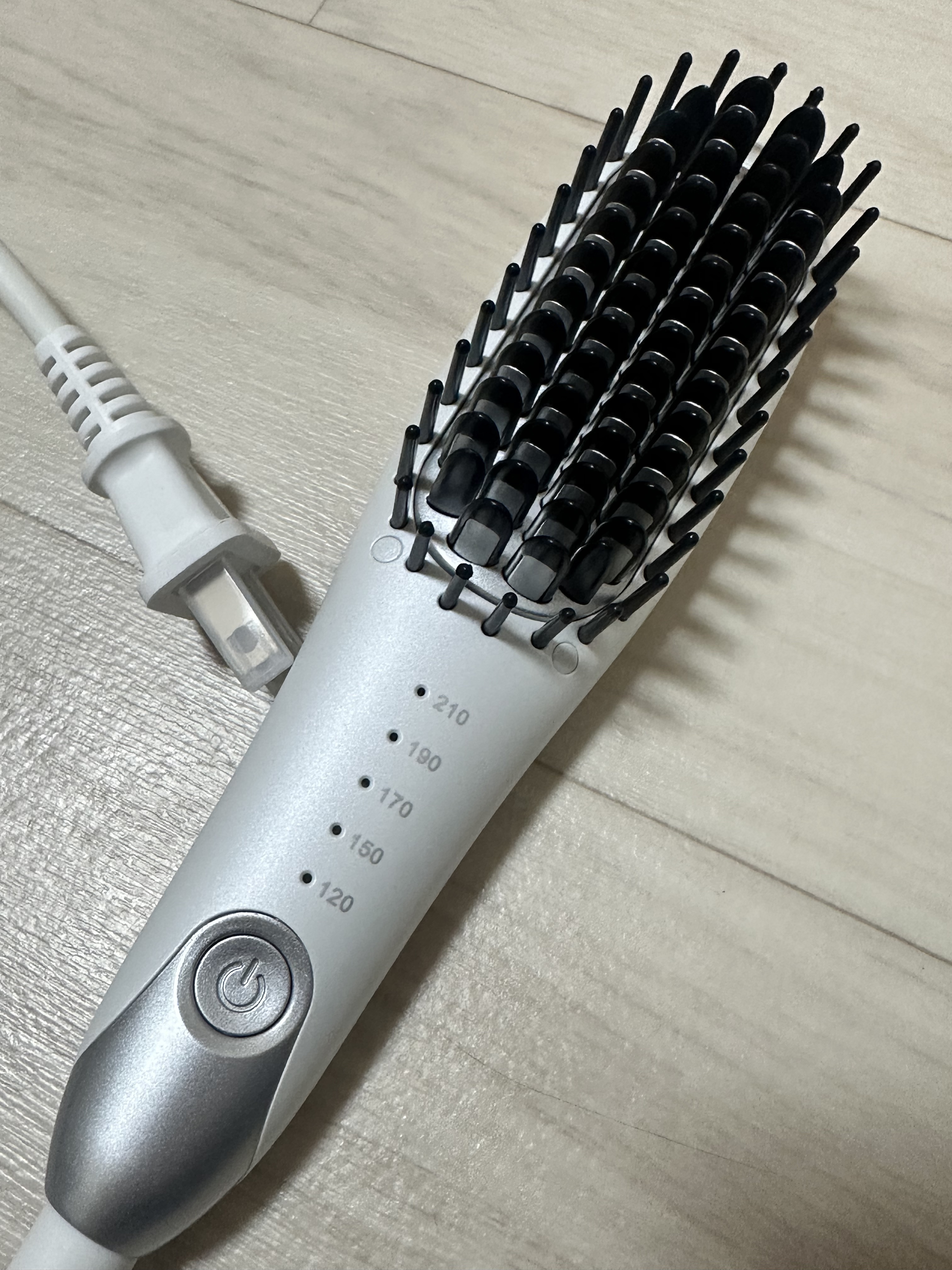 Agetuyaポータブルミニブラシアイロン（ポーチ付き）/ローネジャパン/ヒートブラシを使ったクチコミ（1枚目）