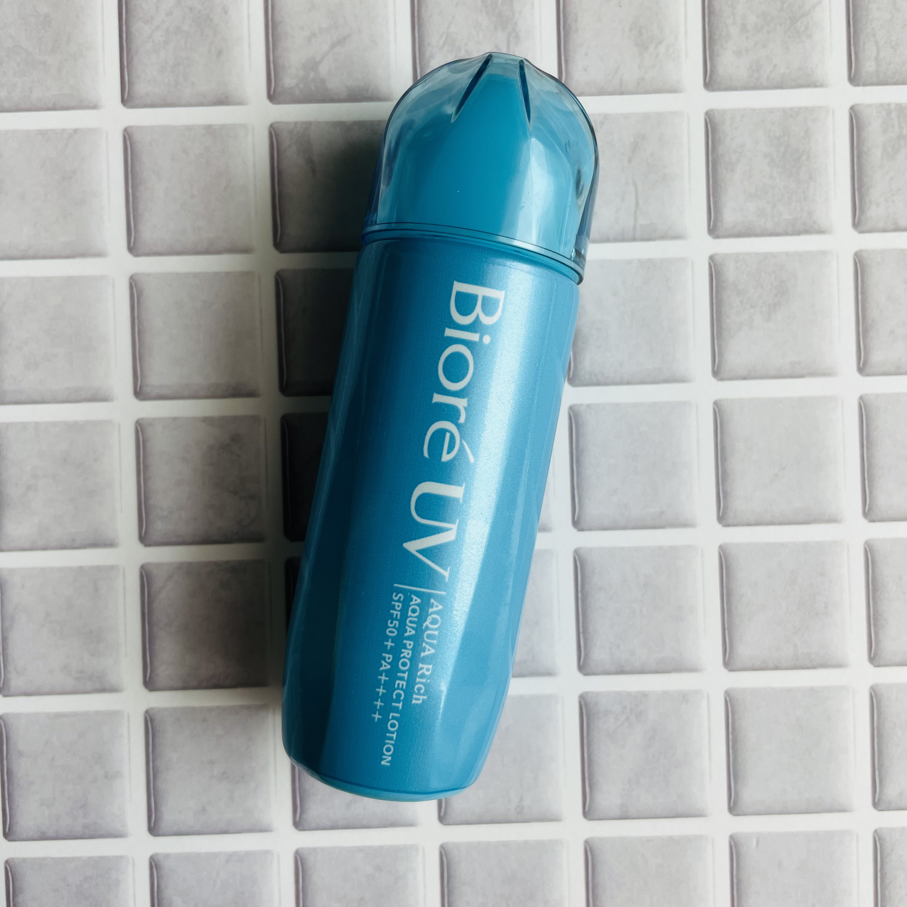 ビオレ
‎𓊆ビオレUV アクアリッチ
　アクアプロテクトローション𓊇

顔・からだ用
SPF50＋・PA＋＋＋＋

❥テクスチャーはサラサラ水っぽい感じ
普段から顔・からだに使用
化粧前にも使ってるよ
素早く肌になじんでくれて
白浮きも