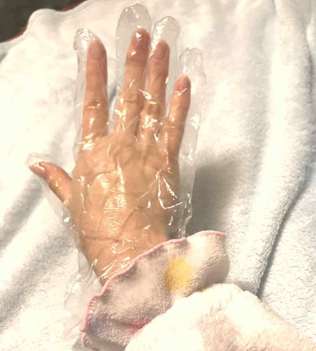 DAISO 使い切りうす手タイプ ポリエチレン袋のクチコミ「今回はダイソーのポリエチレン手袋を紹介します！！

何故私がこれを猛烈に進めるのか気になります.....」（3枚目）