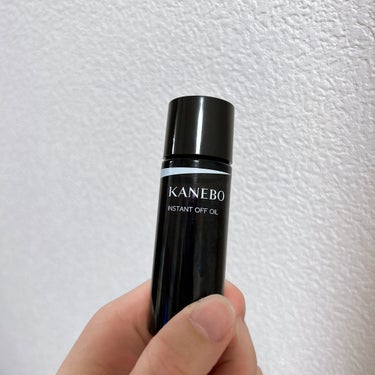 KANEBO
インスタント　オフ　オイル


以前KANEBOの商品を購入した際に試供品としてもらったものです。

30ml入っていて1週間ほど使用できました。

サラッとしたオイルで擦らなくても綺麗に