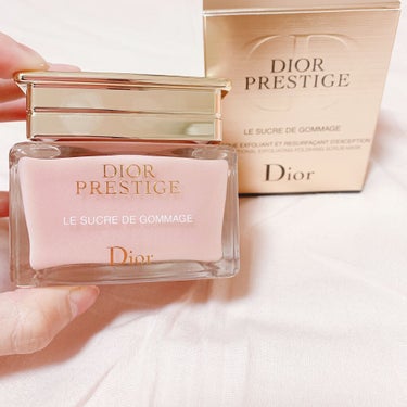 Dior プレステージ ル ゴマージュ﻿
﻿
朝のメイク前の洗顔に使ってます✨﻿
トロッとしたテクスチャでスクラブが入っていて、スッキリします！﻿
肌のごわつきがめっちゃ改善されました！﻿
洗顔後の乾燥