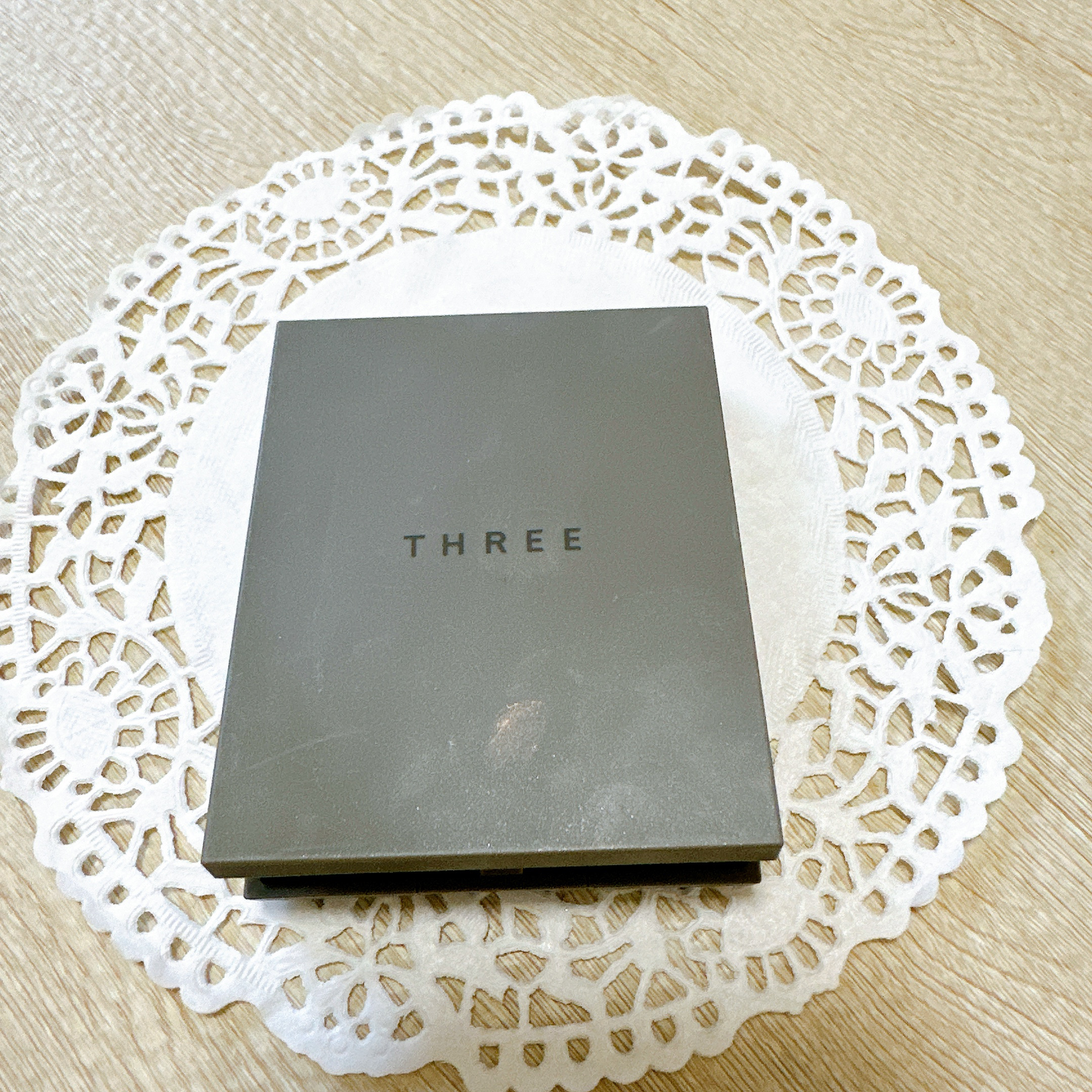 THREE シマリング グロー デュオ/THREE/クリームハイライトを使ったクチコミ（2枚目）