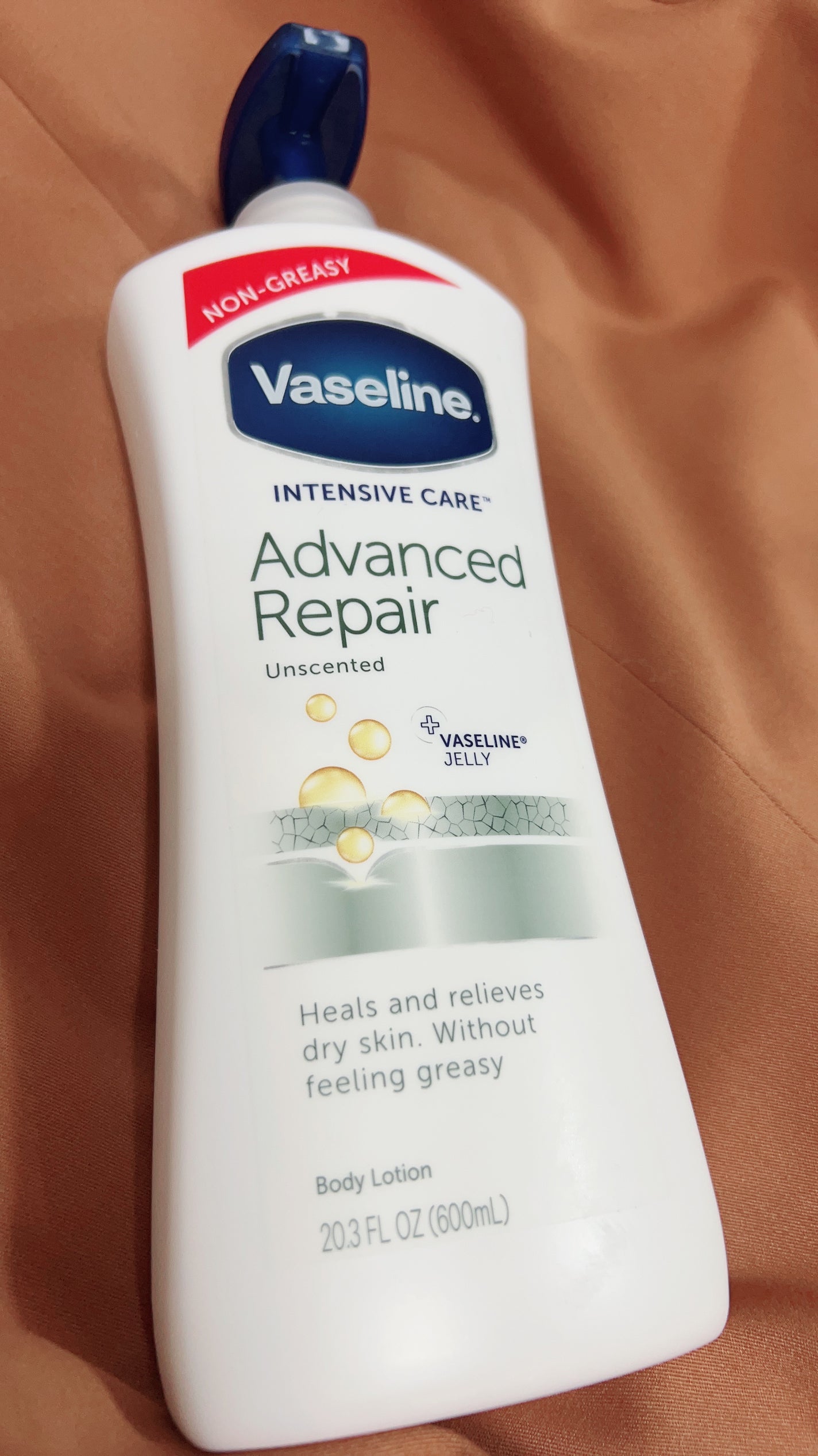 ヴァセリン アドバンスドリペア ボディローション 無香料/ヴァセリン/ボディローションを使ったクチコミ(1枚目)