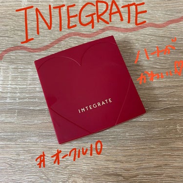 Brand: INTEGRATE
Color : オークル10
ーーーーーーーーーーーーーー

インテグレートのコーナーに入るとすぐ目に止まるそんなかわいいパッケージが印象的なファンデーションで