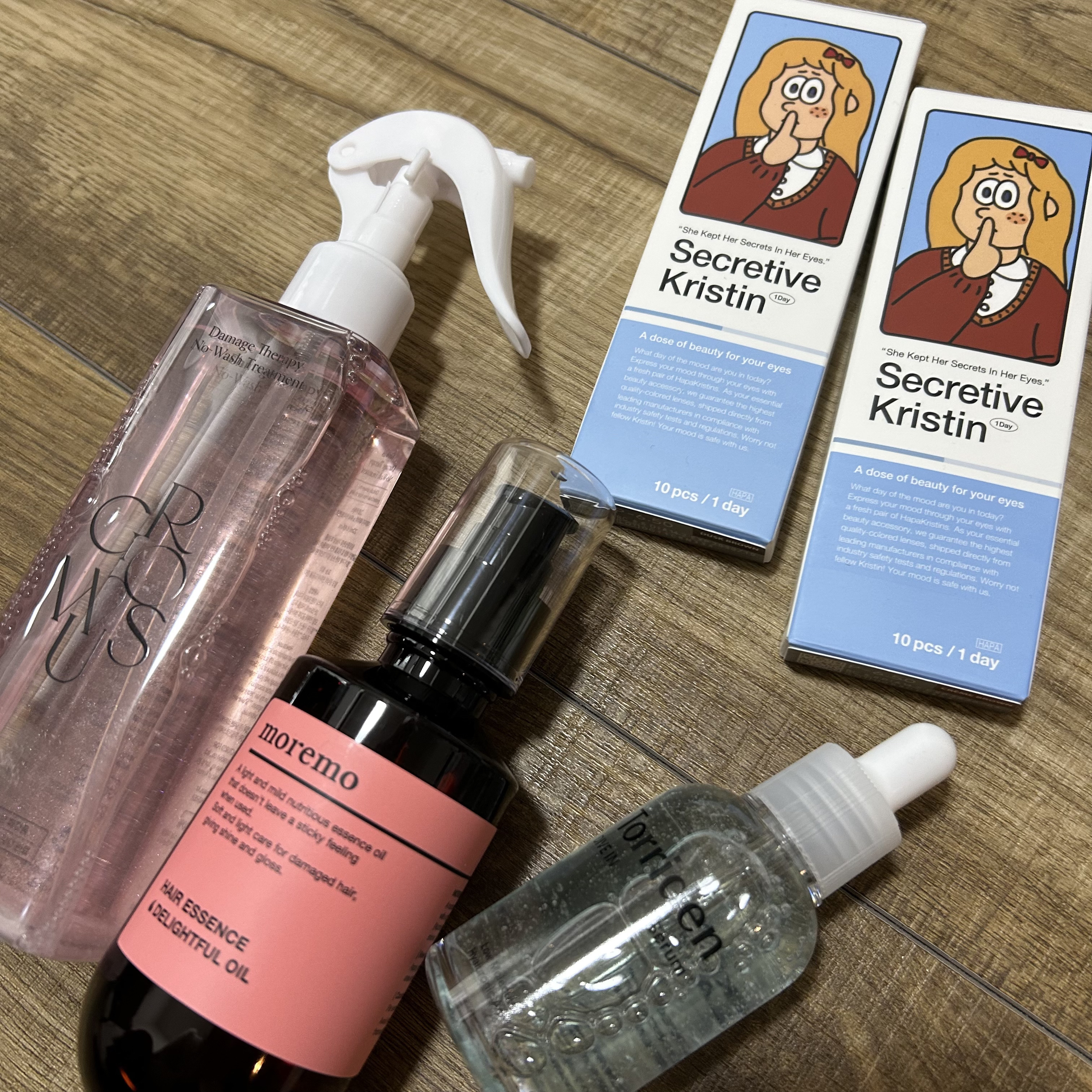 メガ割第二弾まとめ😸

💖Hapa kristin
Secretive Kristen 1day
ダスクブラウン👈2枚目の写メ
クリームブラウン

どっちもちょっとフチっぽい！
クリームブラウンは私は茶目ですが、
割