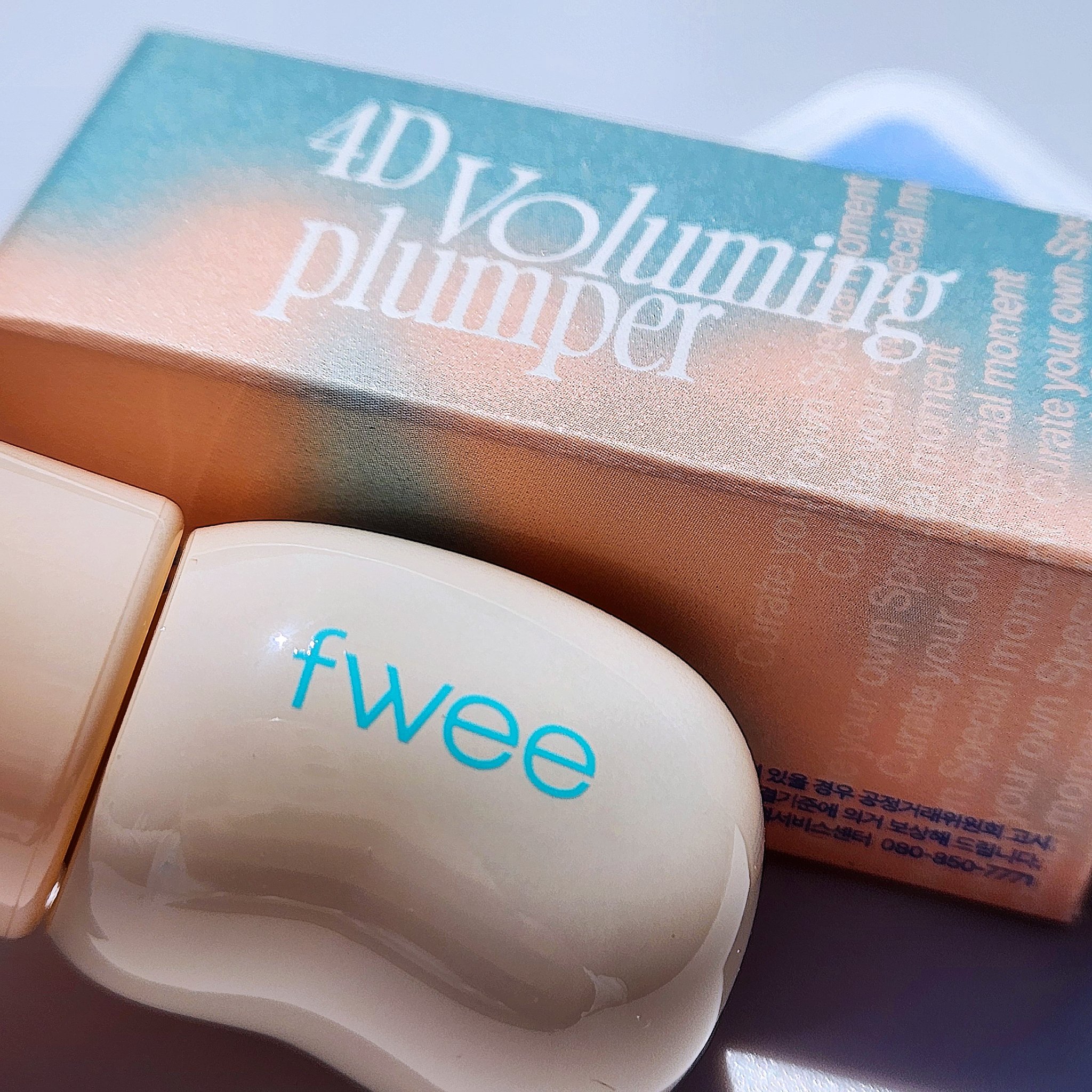 フィー 4Dボリューミングプランパー/fwee/リッププランパーを使ったクチコミ（1枚目）