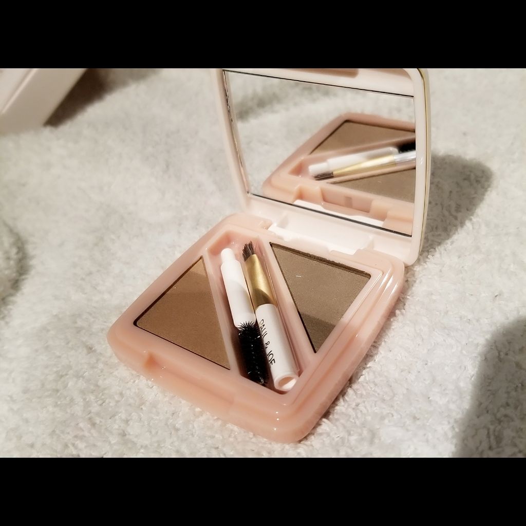 PAUL & JOE BEAUTE アイブロウ パウダー デュオのクチコミ「
＊＾PAUL & JOE 
　　　◎EYEBROW POWDER DUO (¥3,500)
.....」（2枚目）