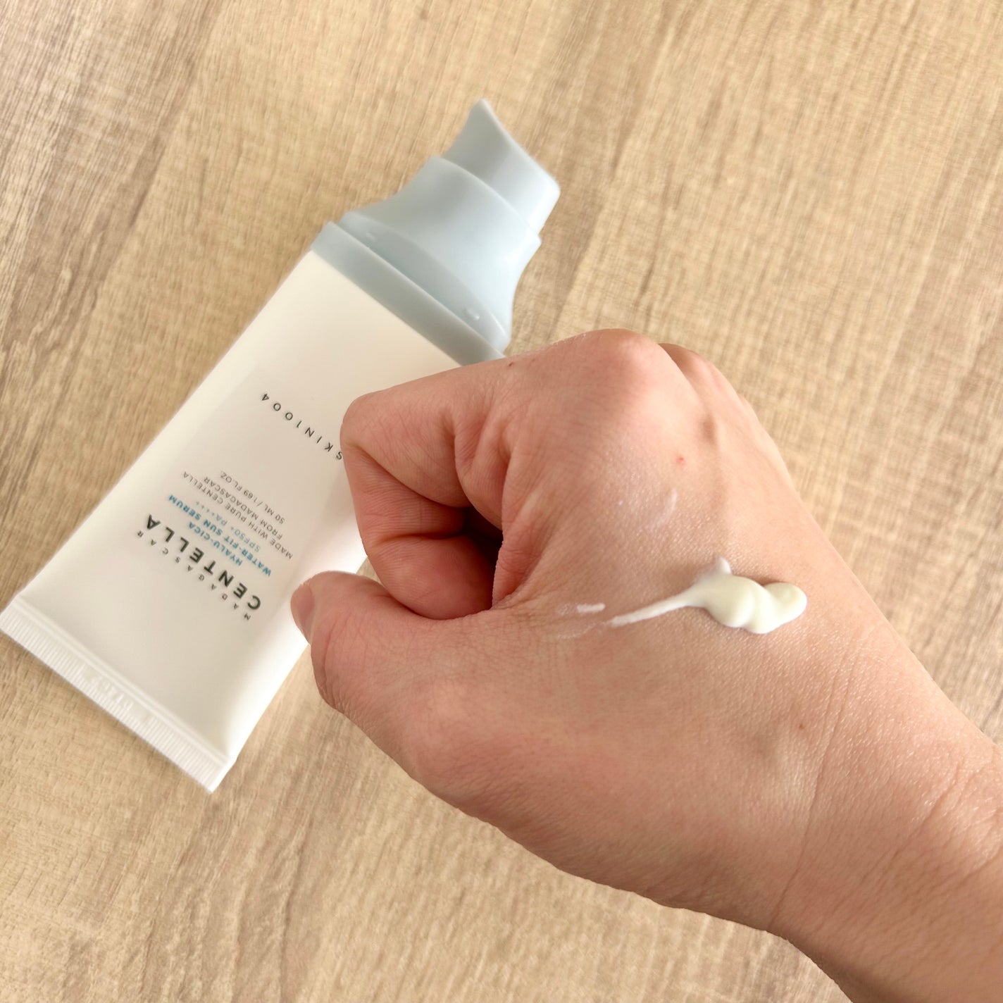 ヒアルーシカ ウォーターフィット サンセラム/SKIN1004/日焼け止めローションを使ったクチコミ(3枚目)