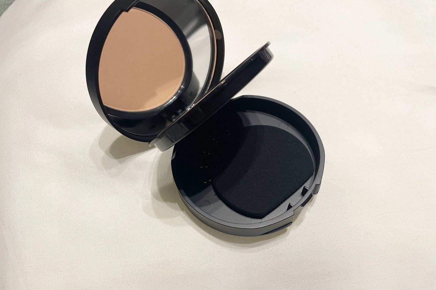 ベアプロ 16HR パウダー ファンデーション/bareMinerals/パウダーファンデーションを使ったクチコミ(3枚目)