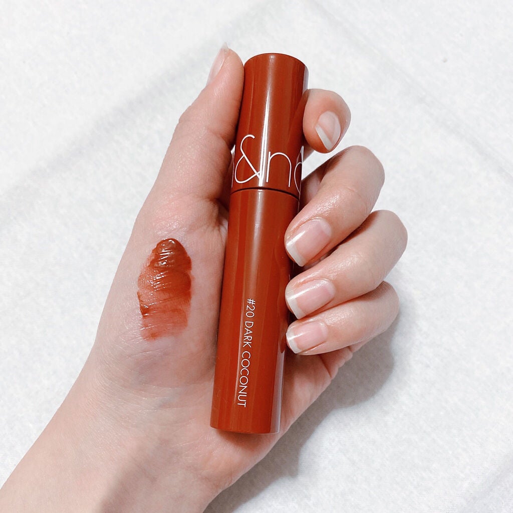 ジューシーラスティングティント/rom&nd/リップティントを使ったクチコミ(2枚目)