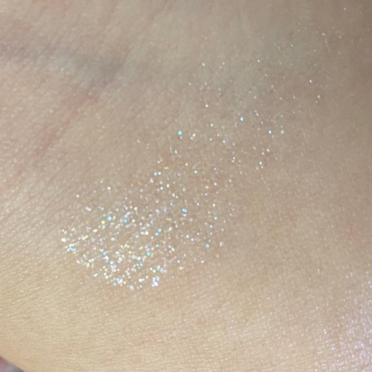 シアー グリッターアイズ/KiSS/単色アイシャドウを使ったクチコミ(4枚目)