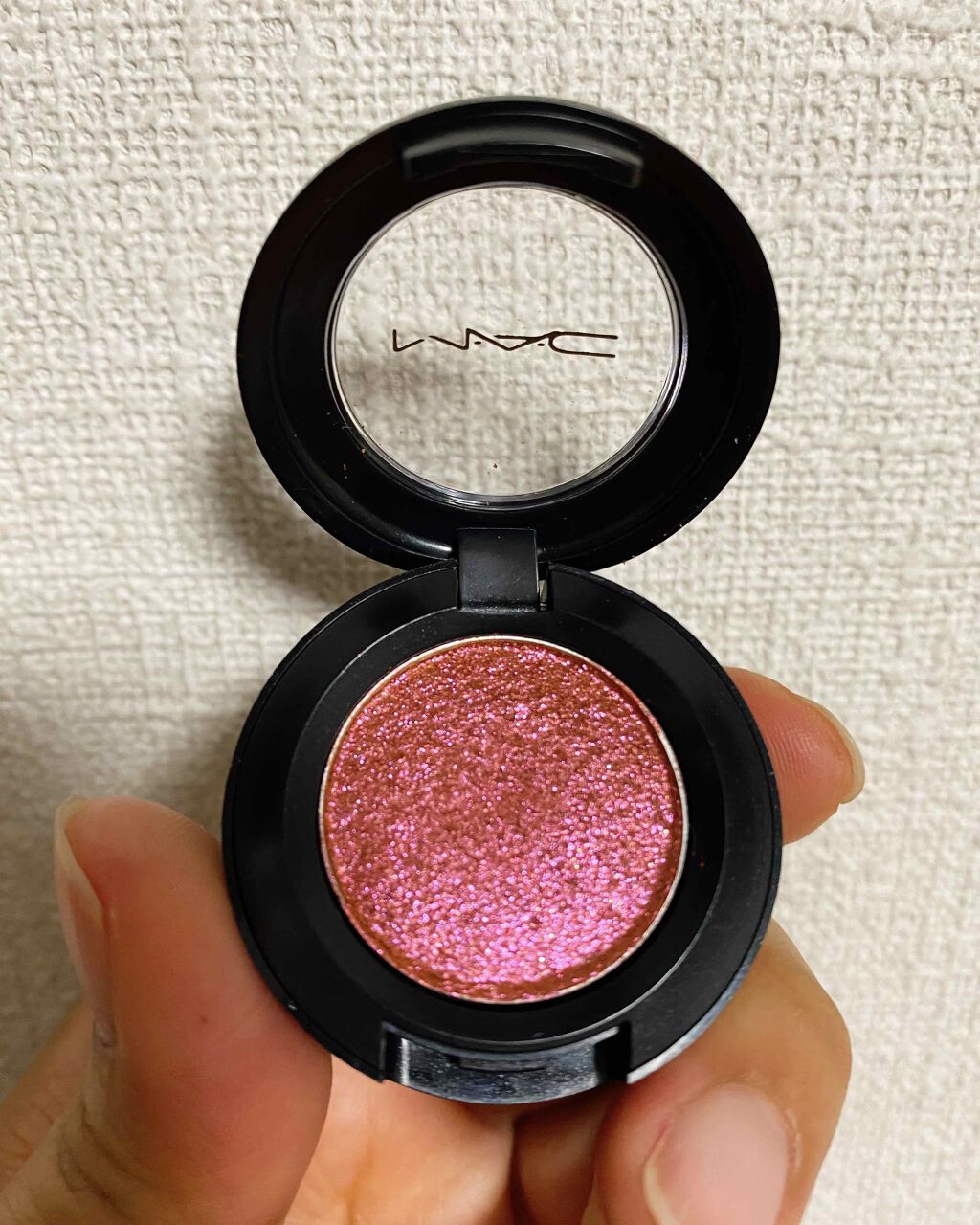 ダズルシャドウ レッツ ロール/M・A・C/単色アイシャドウを使ったクチコミ（1枚目）