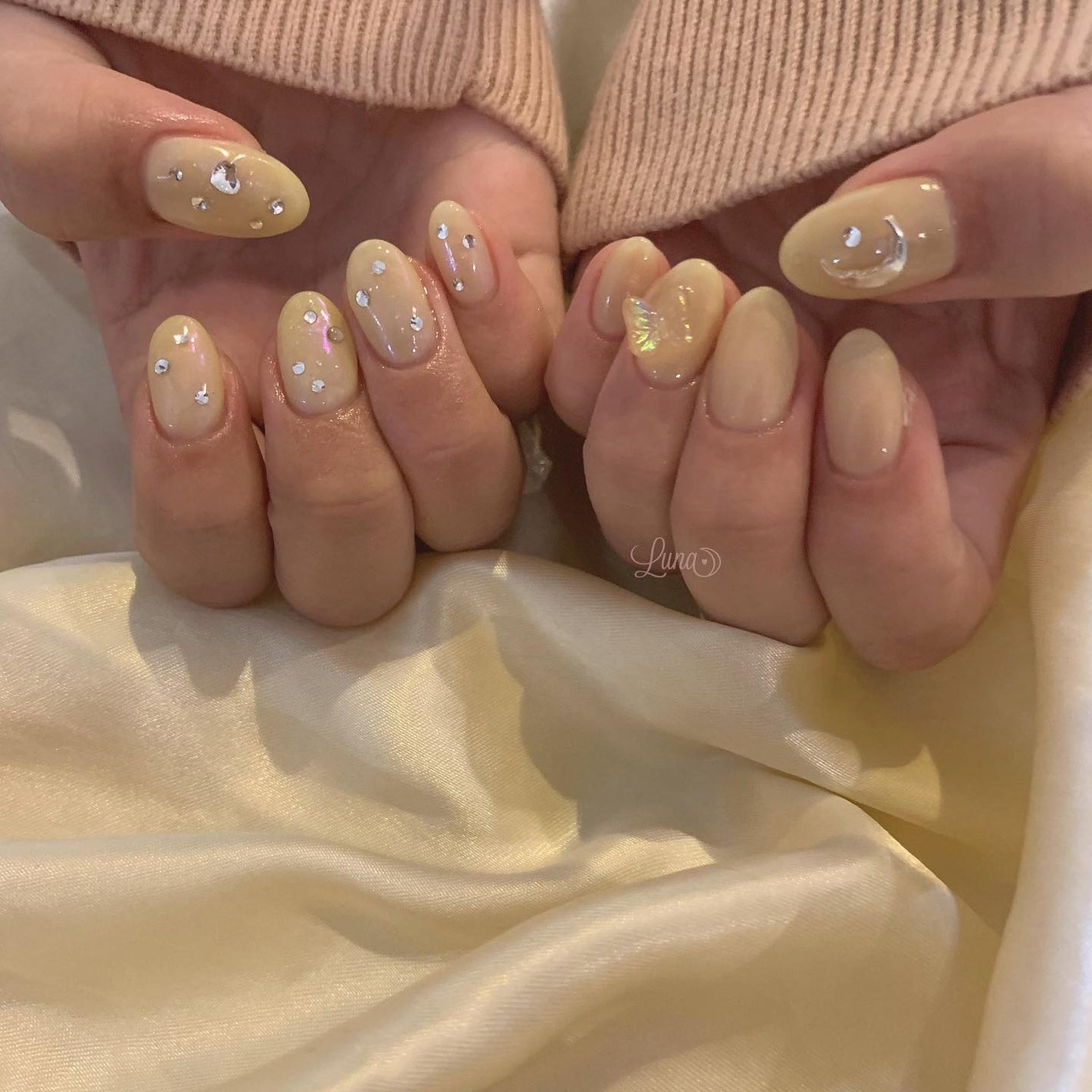 Iuna. Mizuki on LIPS 「.yellow🌼✨前の私のネイルと色違いに🌙スペシャルプラン♡..」(1枚目)